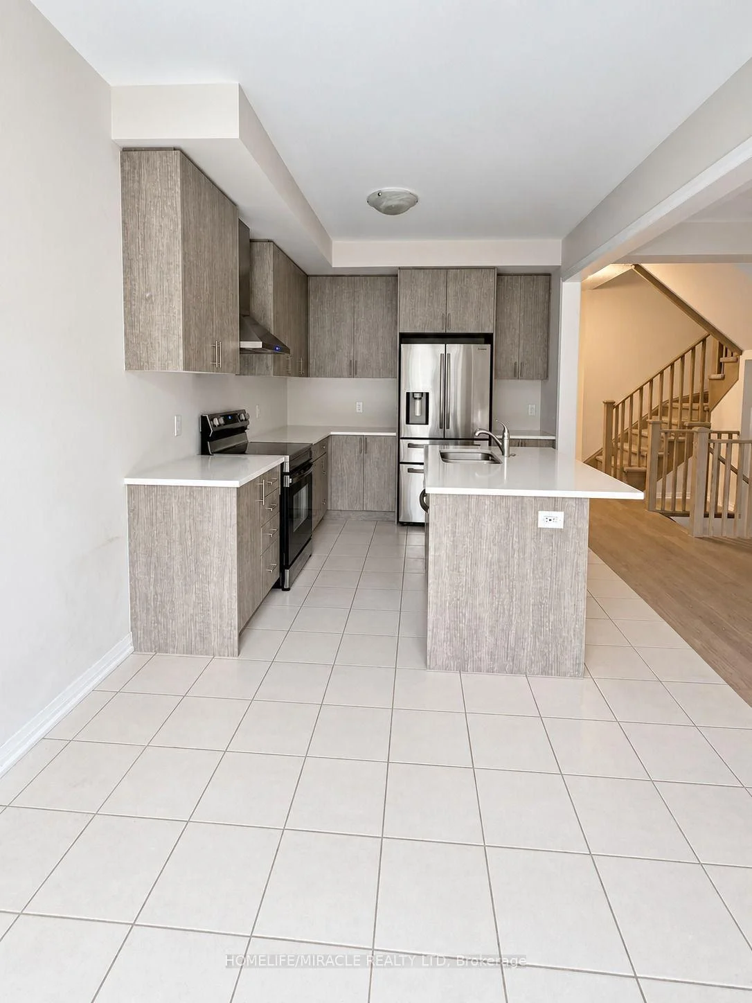 Photo 7 of Unit Upper unit, 28 Crossmore Crescent, Cambridge, Westview — HOMEH