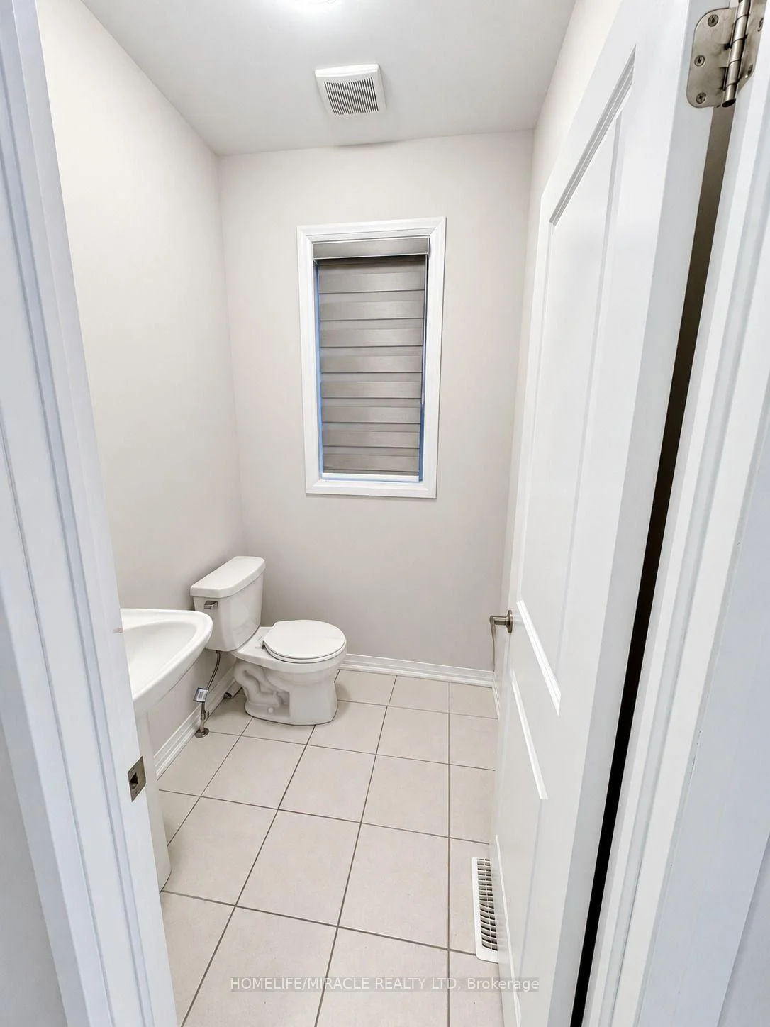 Photo 11 of Unit Upper unit, 28 Crossmore Crescent, Cambridge, Westview — HOMEH