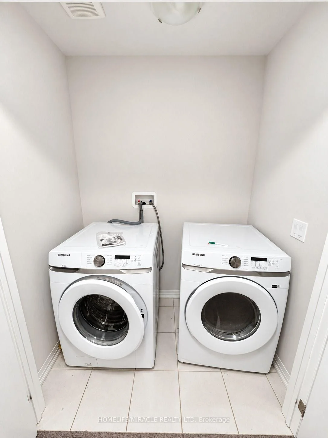 Photo 20 of Unit Upper unit, 28 Crossmore Crescent, Cambridge, Westview — HOMEH