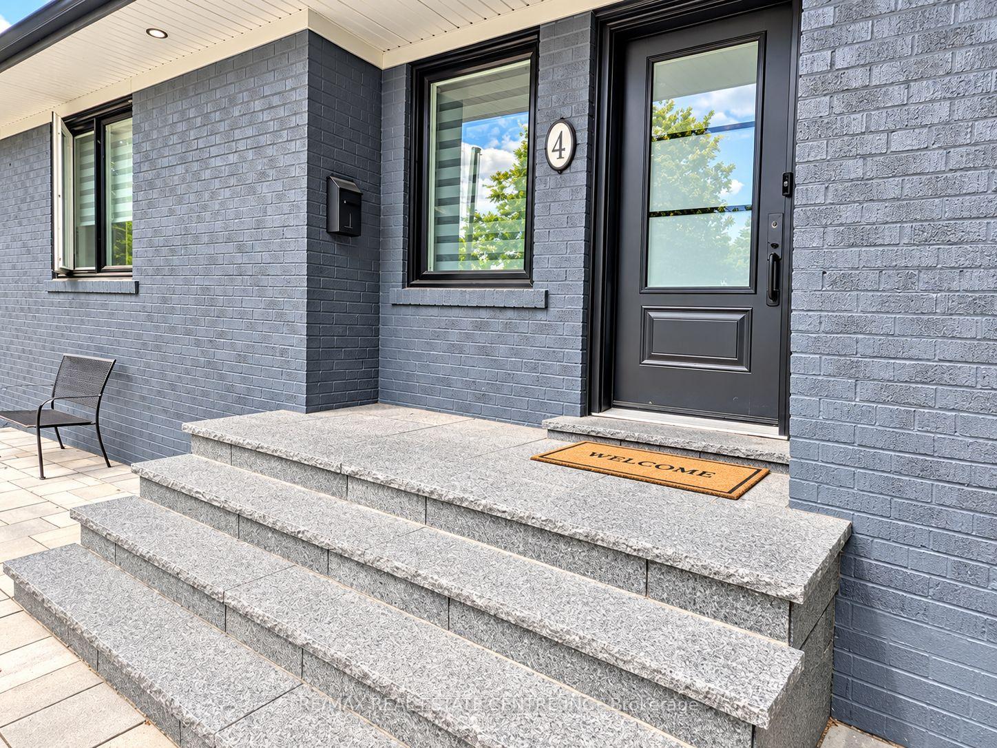 Photo 2 of 4 Rockfield Drive, Etobicoke, Islington-City Centre West — HOMEH