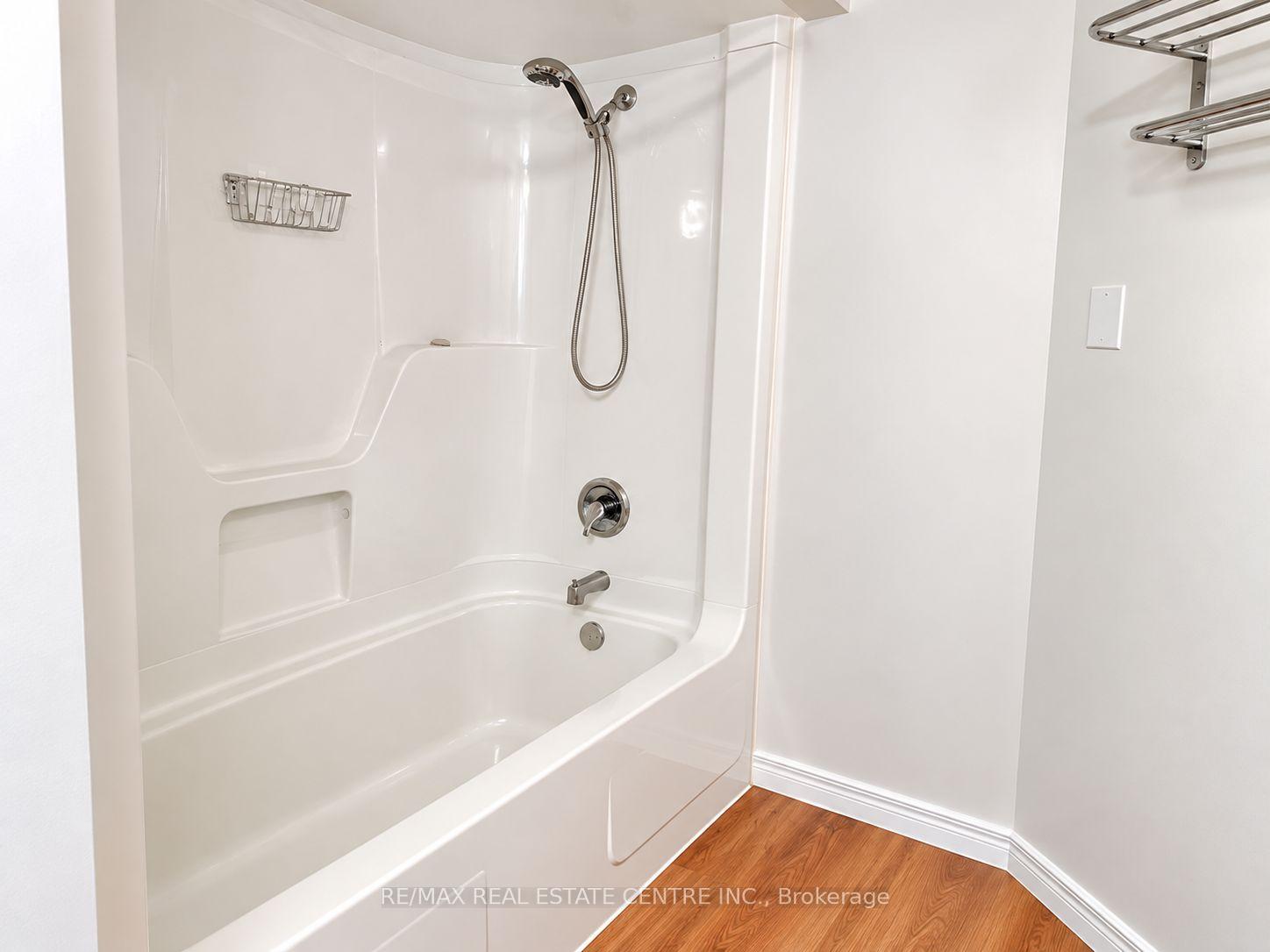 Photo 19 of 4 Rockfield Drive, Etobicoke, Islington-City Centre West — HOMEH