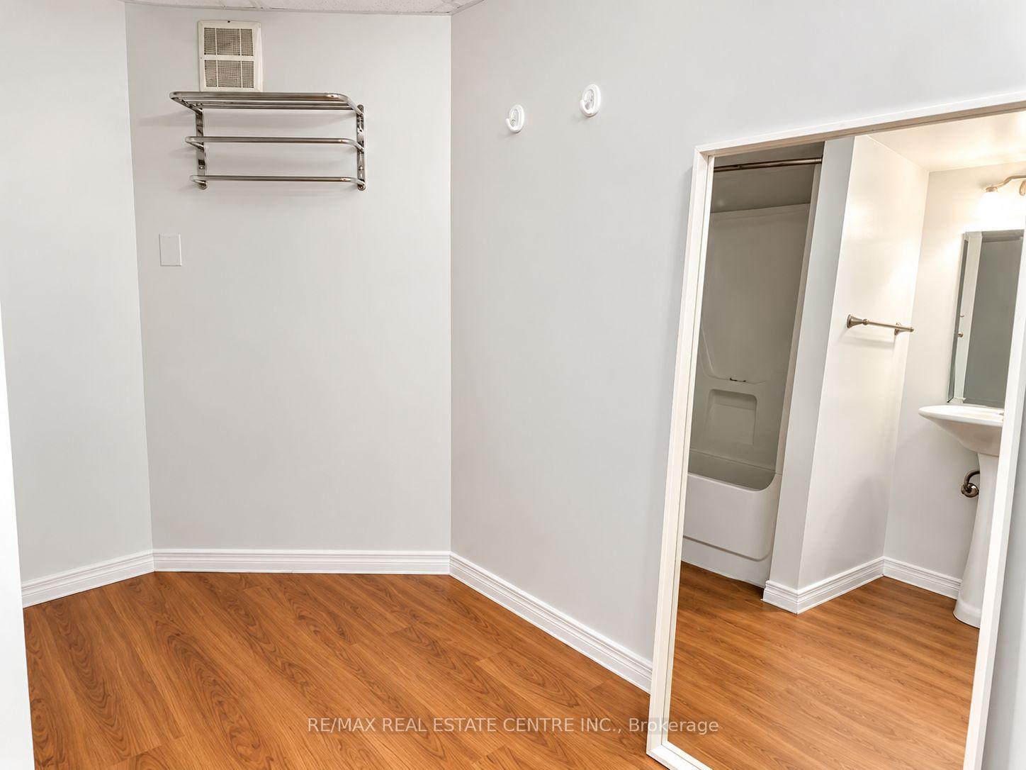 Photo 20 of 4 Rockfield Drive, Etobicoke, Islington-City Centre West — HOMEH