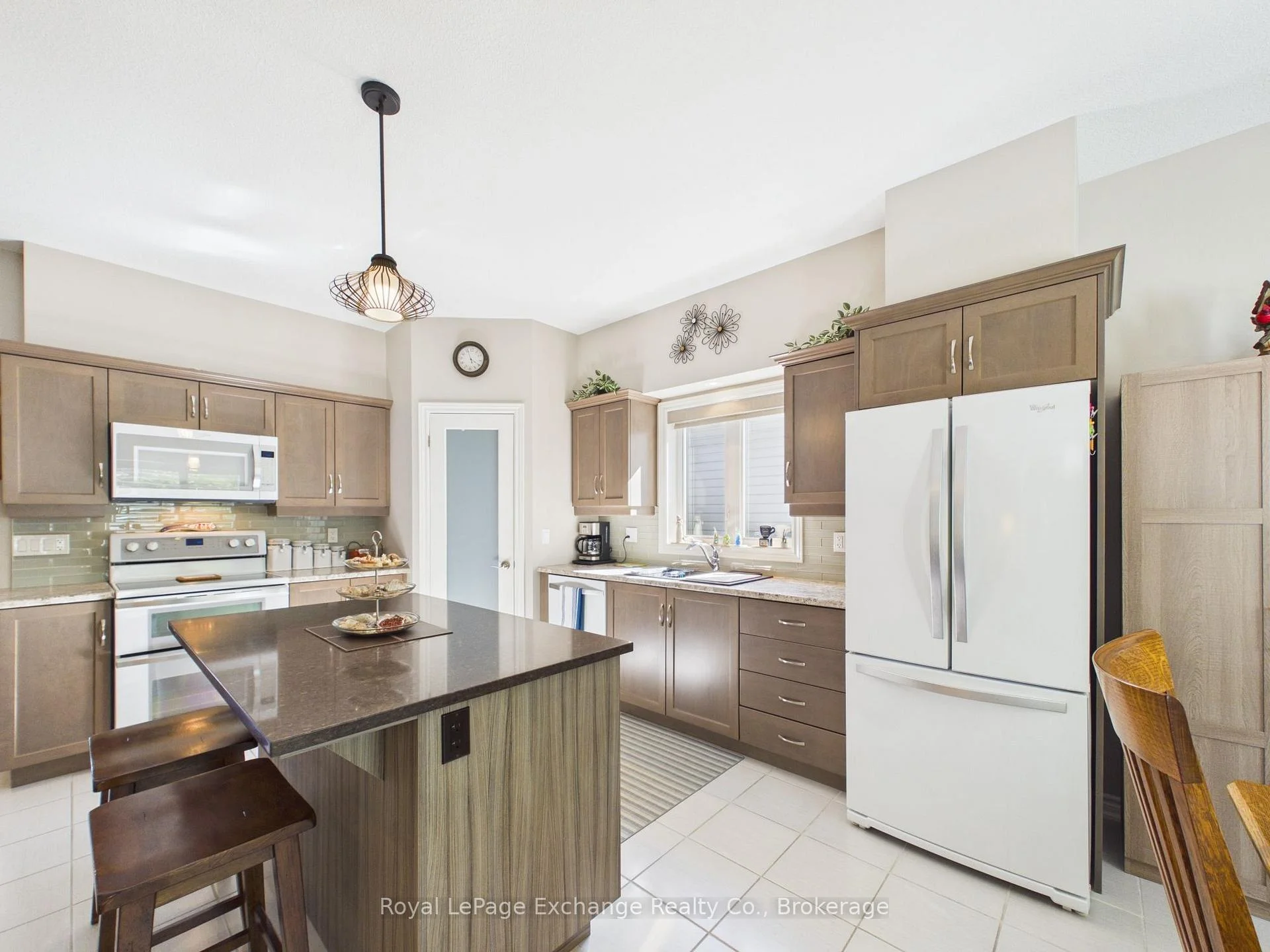 Photo 8 of Unit 86, 513 Stornoway, Huron-Kinloss — HOMEH