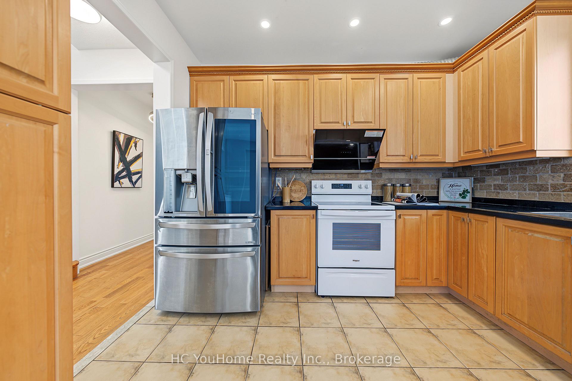 Photo 20 of 39 Emery Hill Boulevard, Markham, Berczy — HOMEH