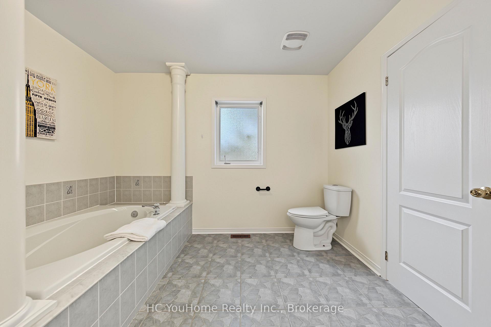 Photo 32 of 39 Emery Hill Boulevard, Markham, Berczy — HOMEH