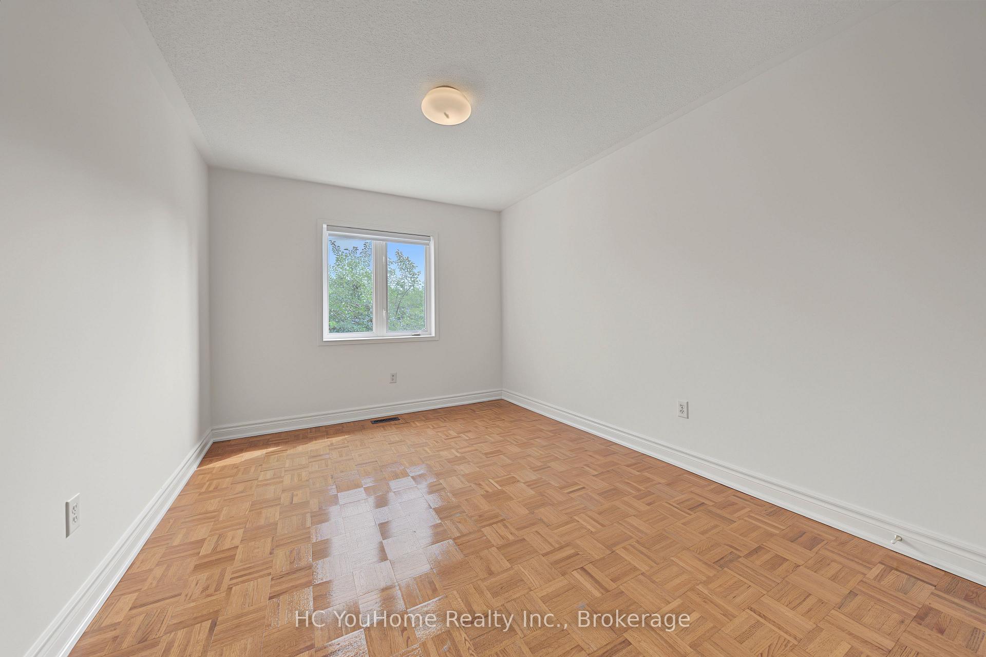 Photo 33 of 39 Emery Hill Boulevard, Markham, Berczy — HOMEH
