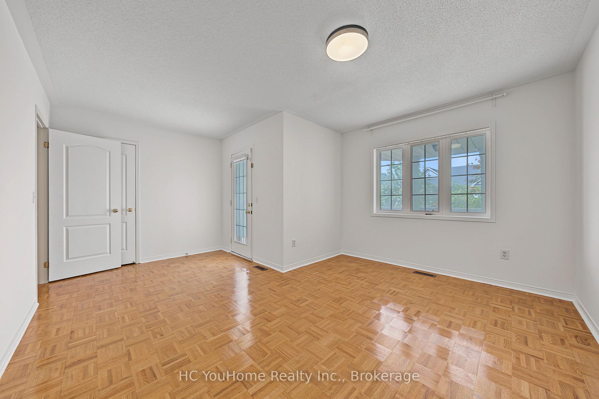 Photo 40 of 39 Emery Hill Boulevard, Markham, Berczy — HOMEH