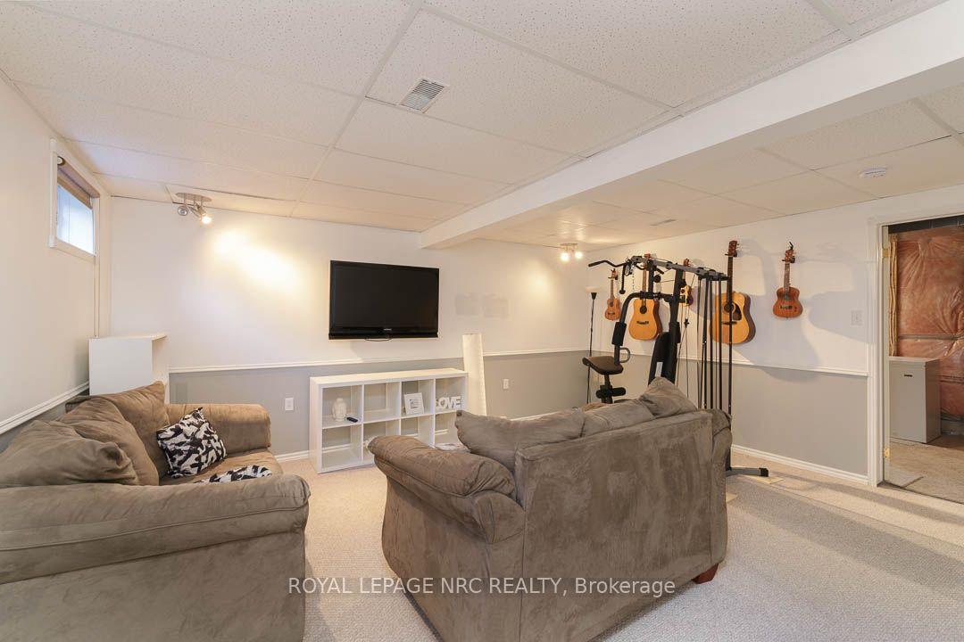 Photo 13 of 4345 Beverley Crescent, Lincoln, Beamsville — HOMEH