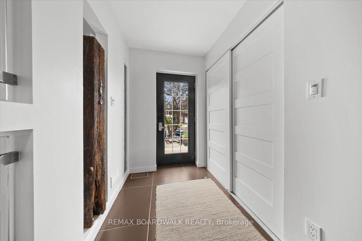 Photo 2 of 152 Duford Street, Ottawa, Vanier — HOMEH