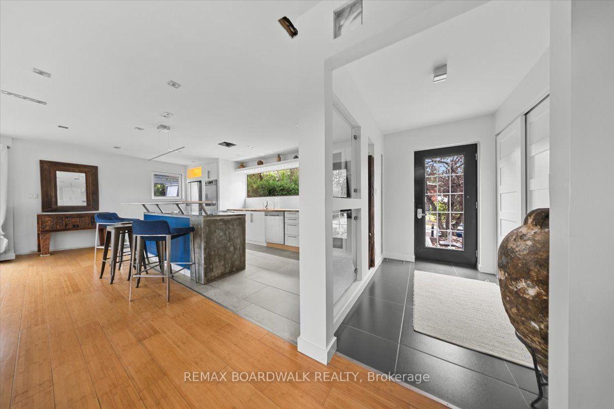 Photo 3 of 152 Duford Street, Ottawa, Vanier — HOMEH