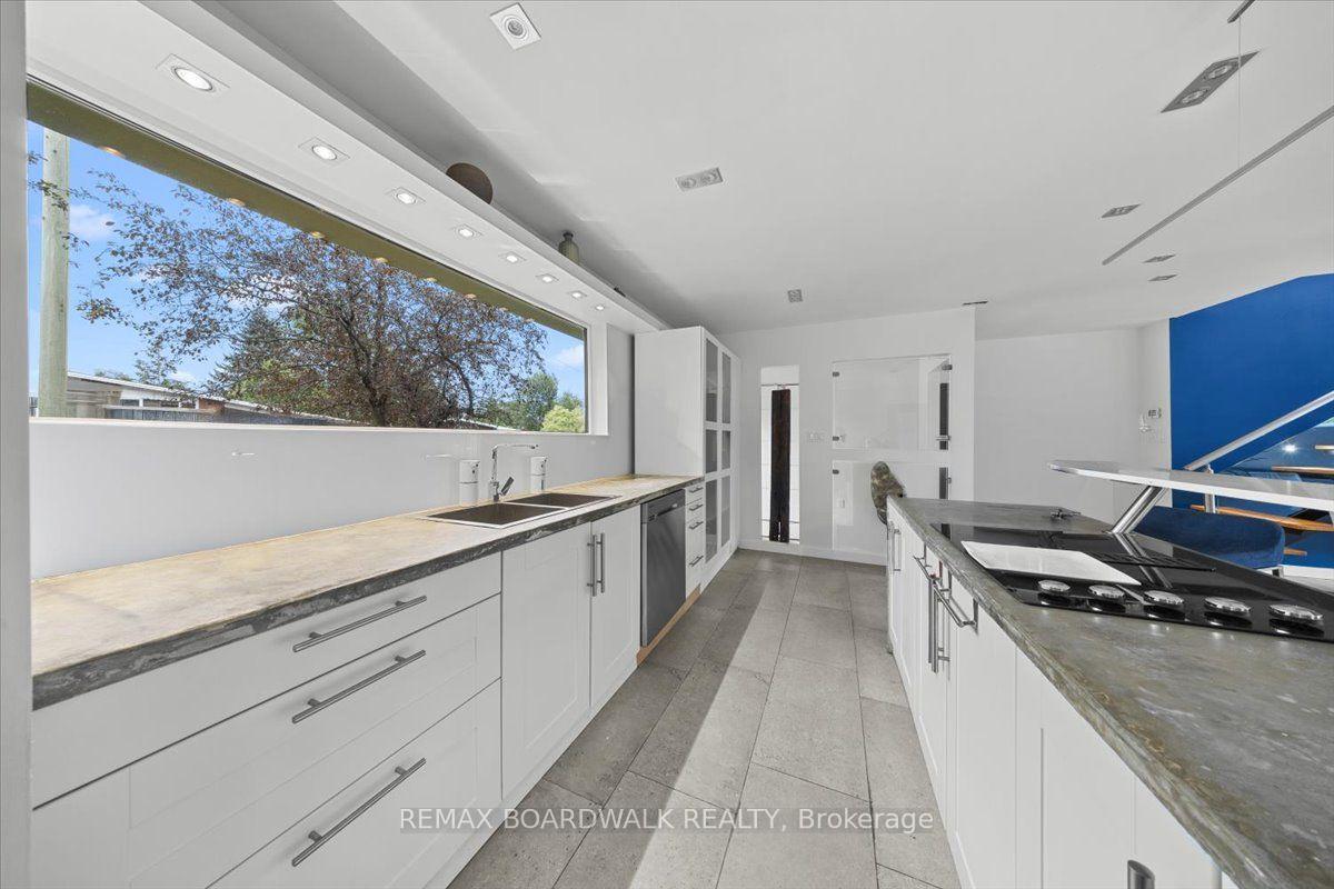 Photo 6 of 152 Duford Street, Ottawa, Vanier — HOMEH