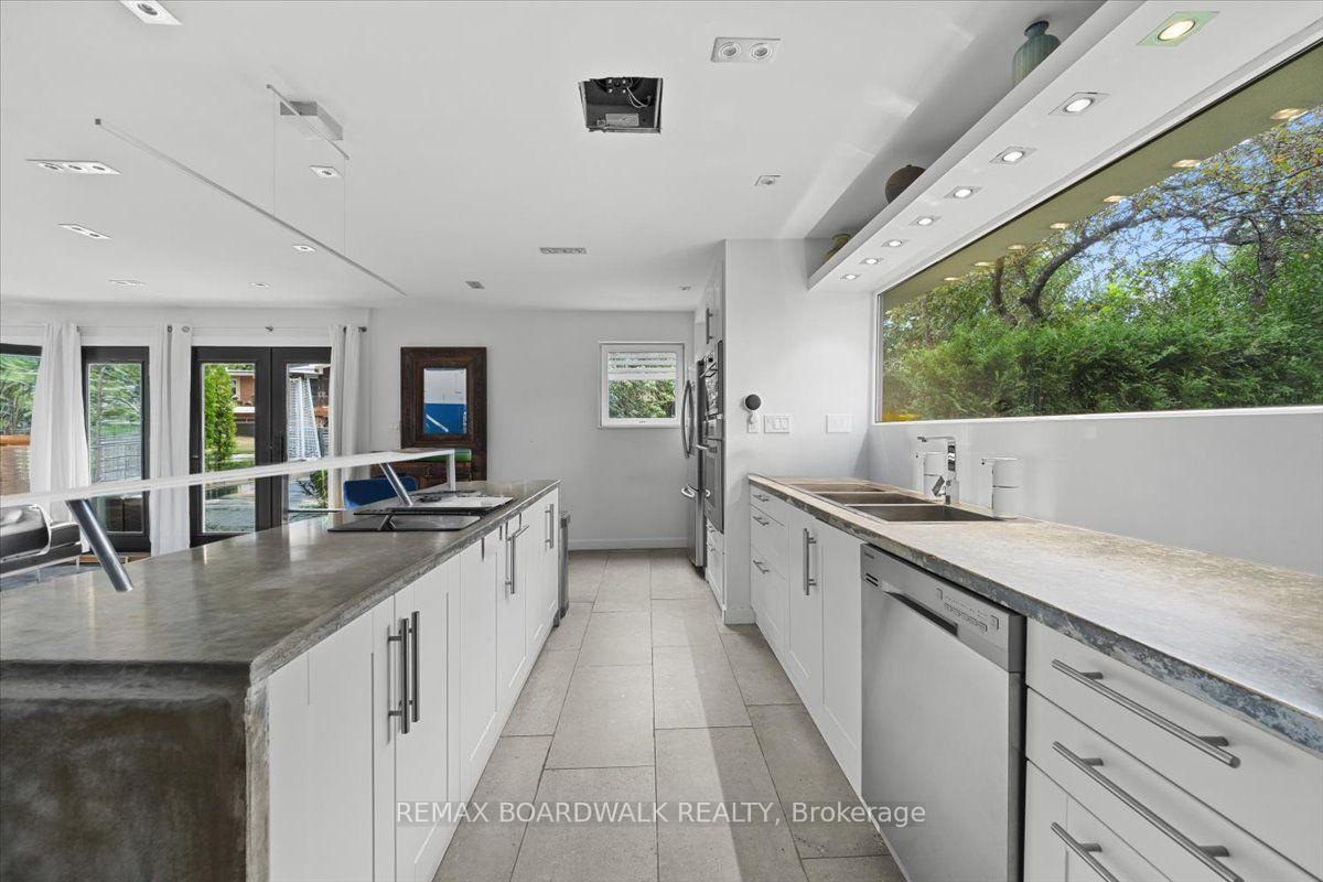Photo 7 of 152 Duford Street, Ottawa, Vanier — HOMEH