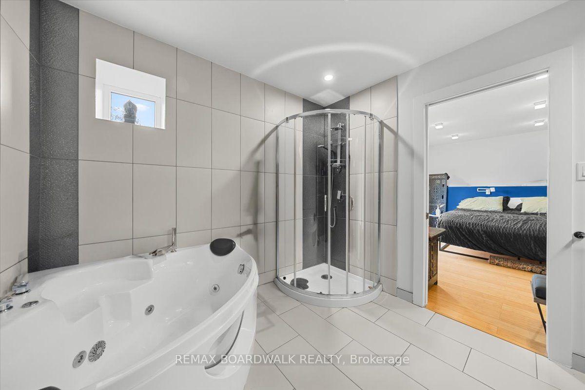 Photo 16 of 152 Duford Street, Ottawa, Vanier — HOMEH