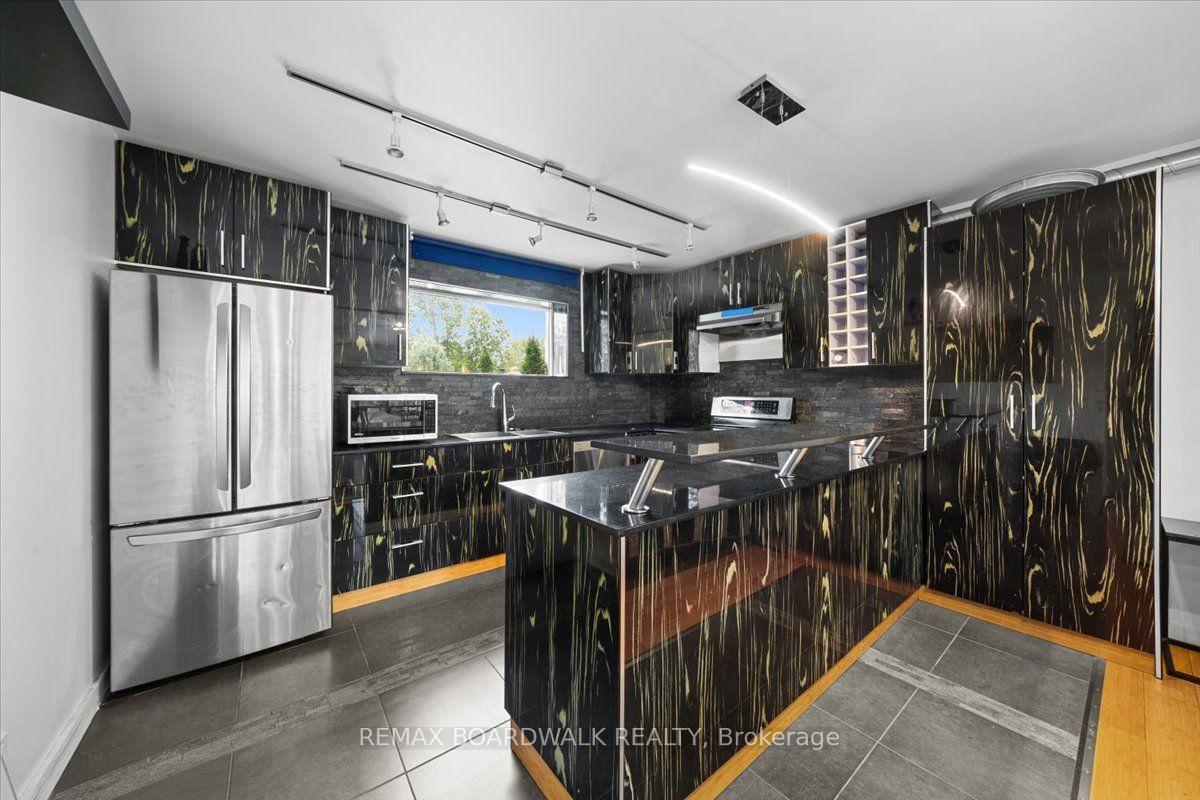 Photo 31 of 152 Duford Street, Ottawa, Vanier — HOMEH