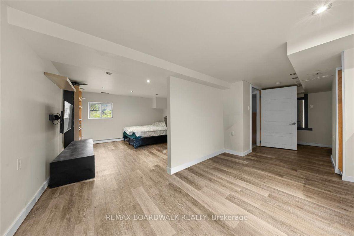 Photo 38 of 152 Duford Street, Ottawa, Vanier — HOMEH