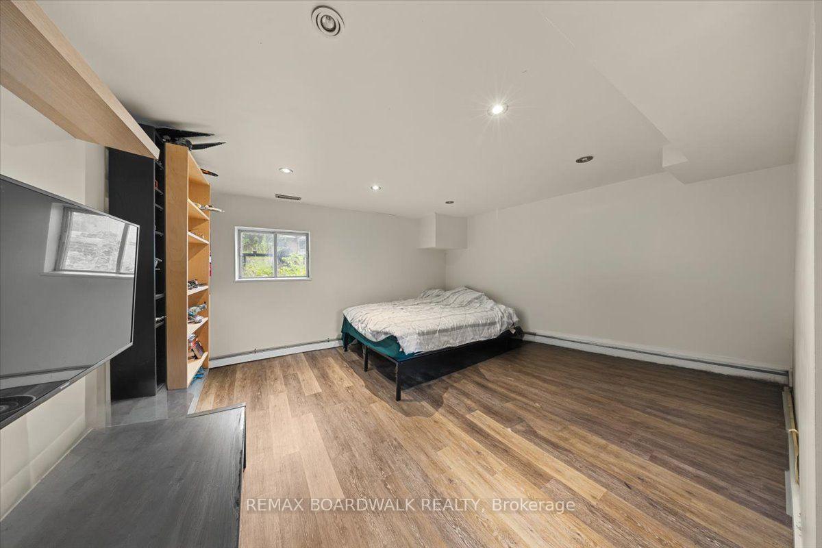 Photo 41 of 152 Duford Street, Ottawa, Vanier — HOMEH