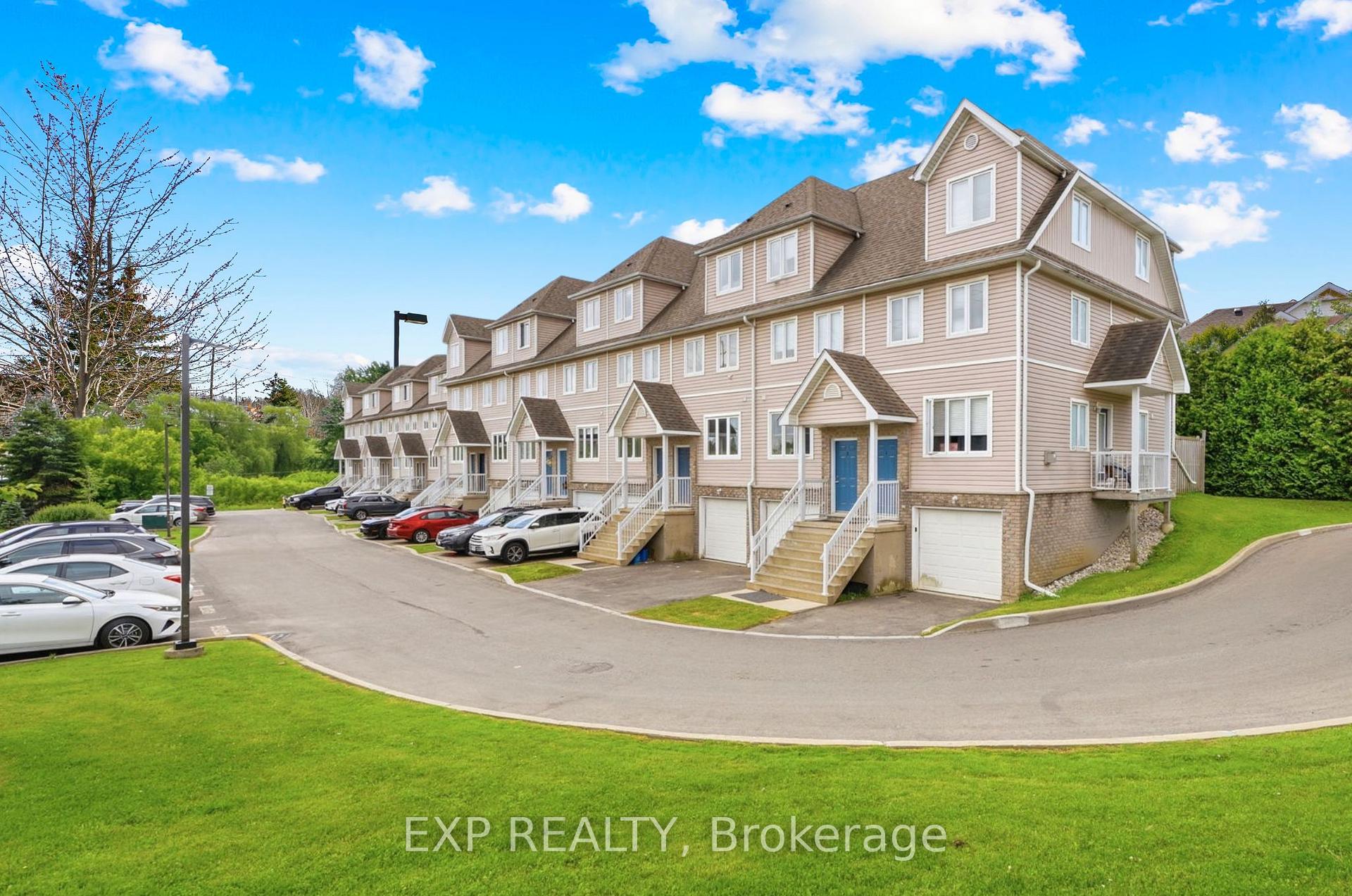 Photo 2 of Unit 3, 601 Columbia Forest Boulevard, Waterloo, Clair Hills — HOMEH