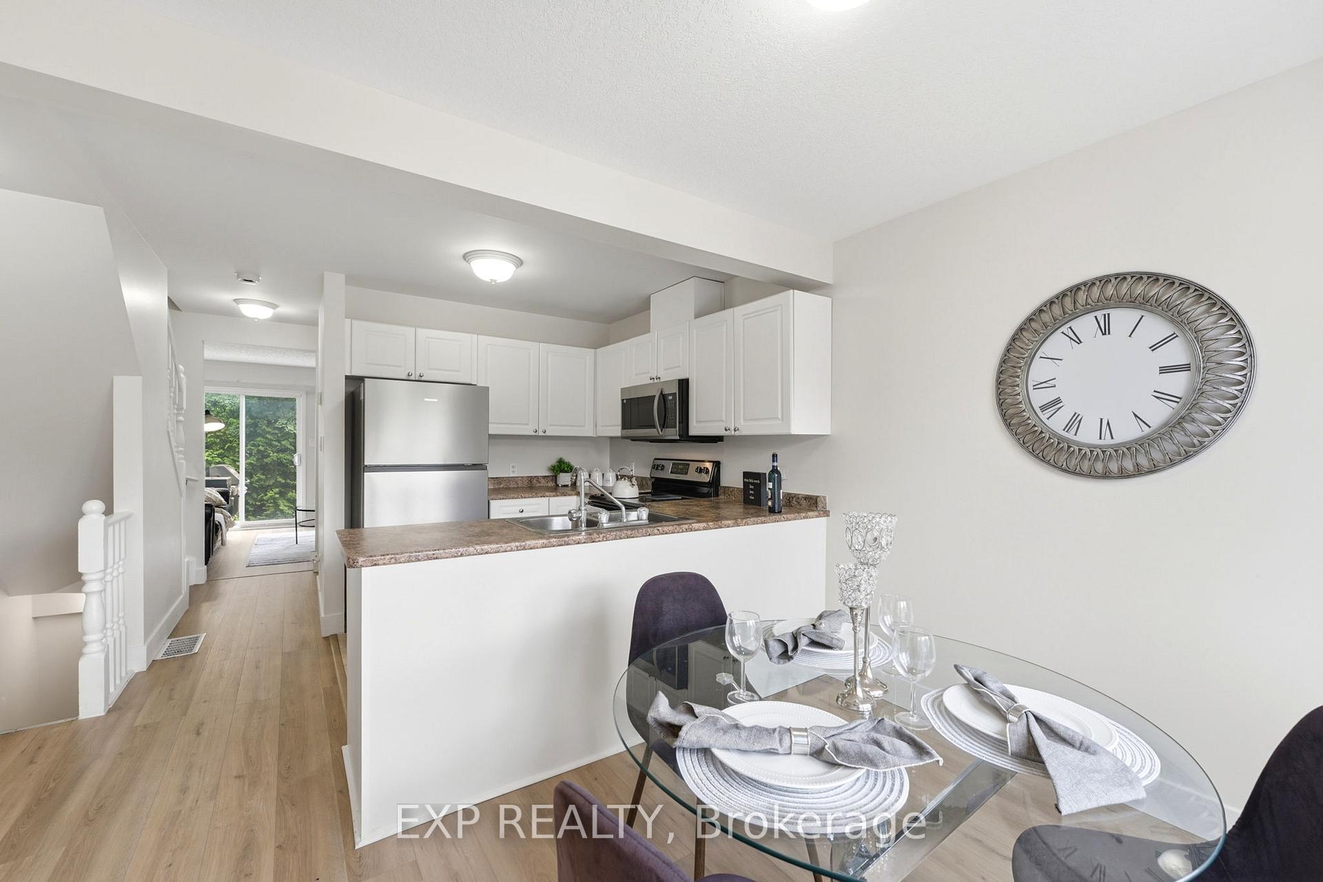Photo 5 of Unit 3, 601 Columbia Forest Boulevard, Waterloo, Clair Hills — HOMEH