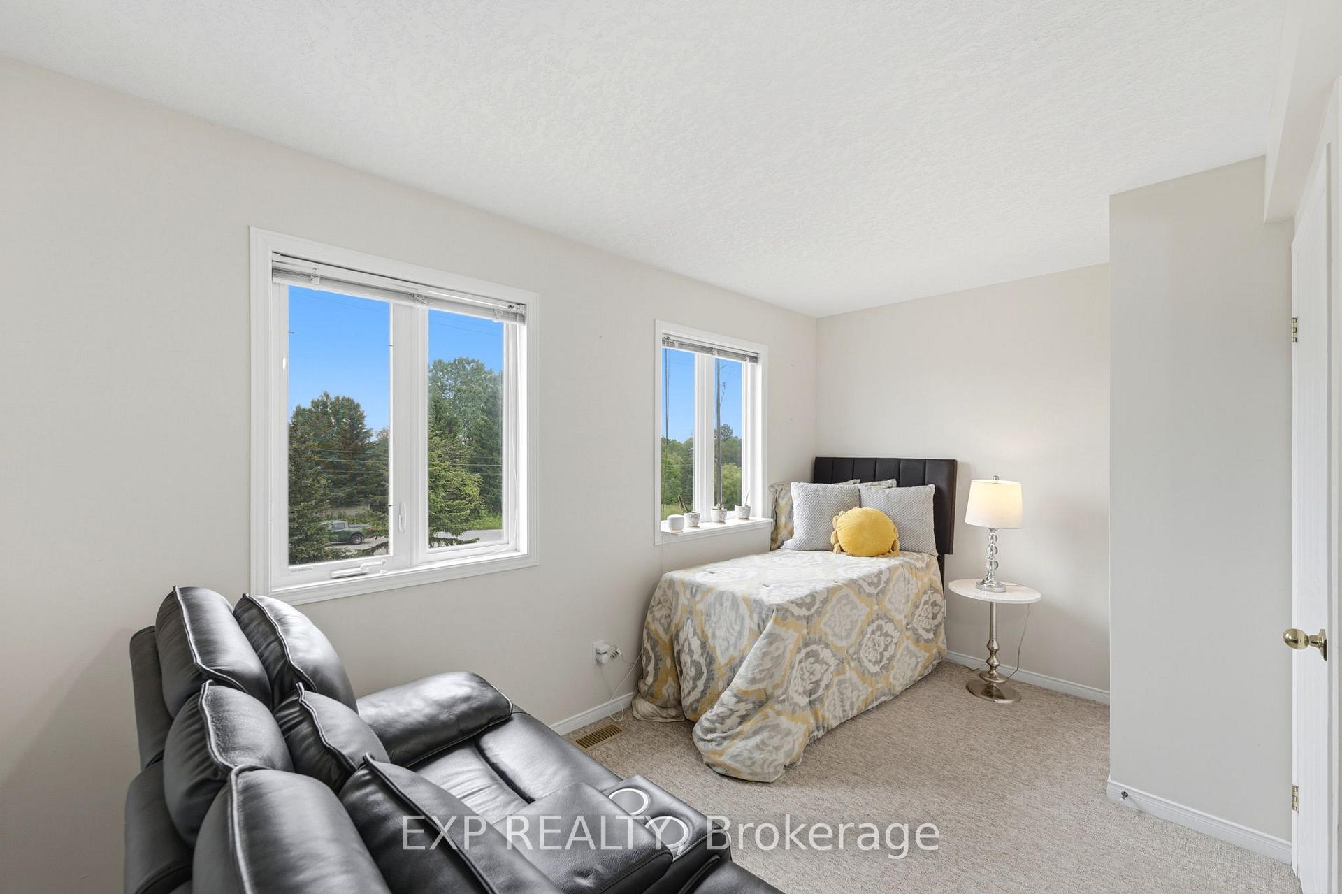 Photo 20 of Unit 3, 601 Columbia Forest Boulevard, Waterloo, Clair Hills — HOMEH