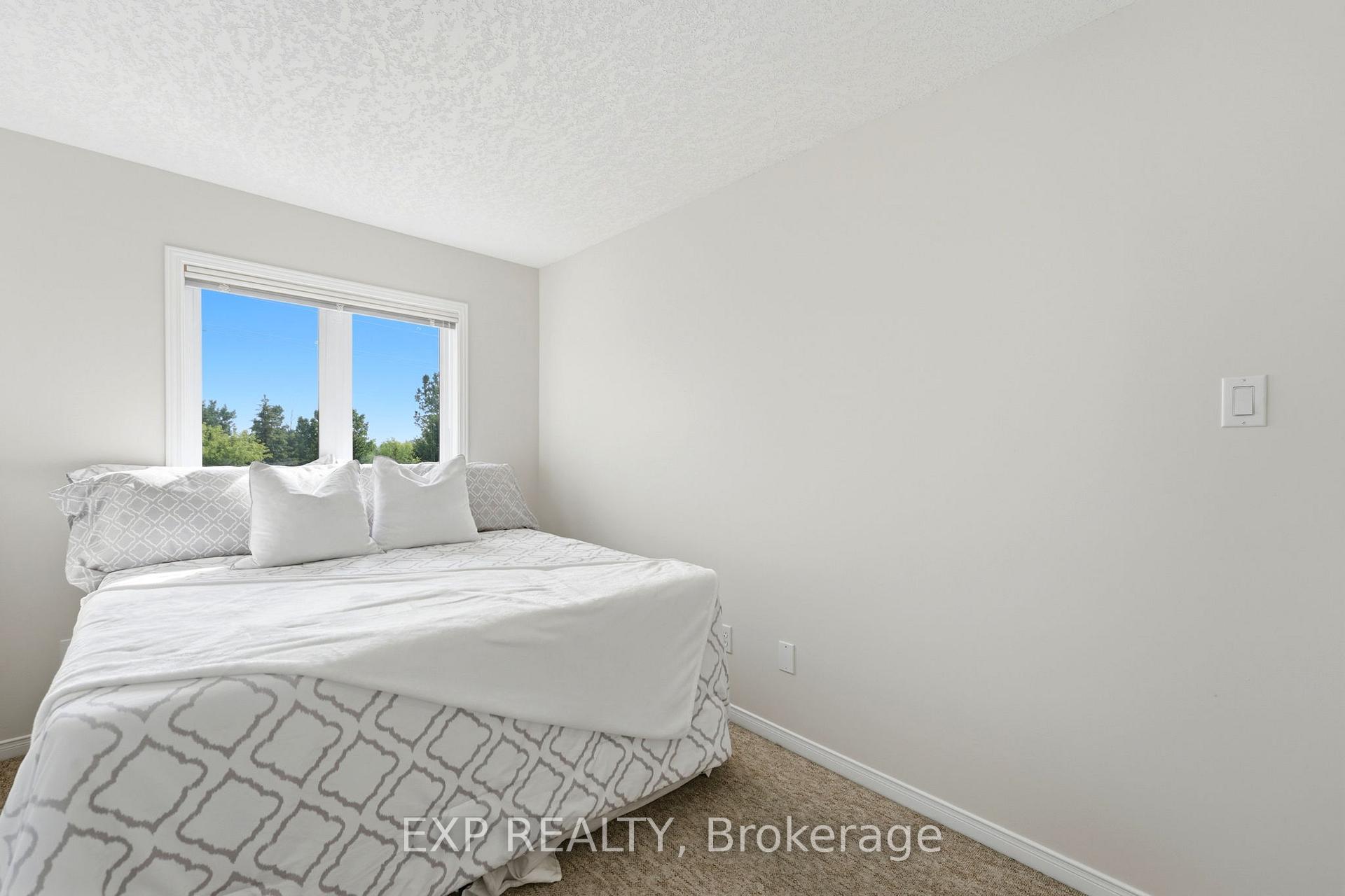 Photo 23 of Unit 3, 601 Columbia Forest Boulevard, Waterloo, Clair Hills — HOMEH