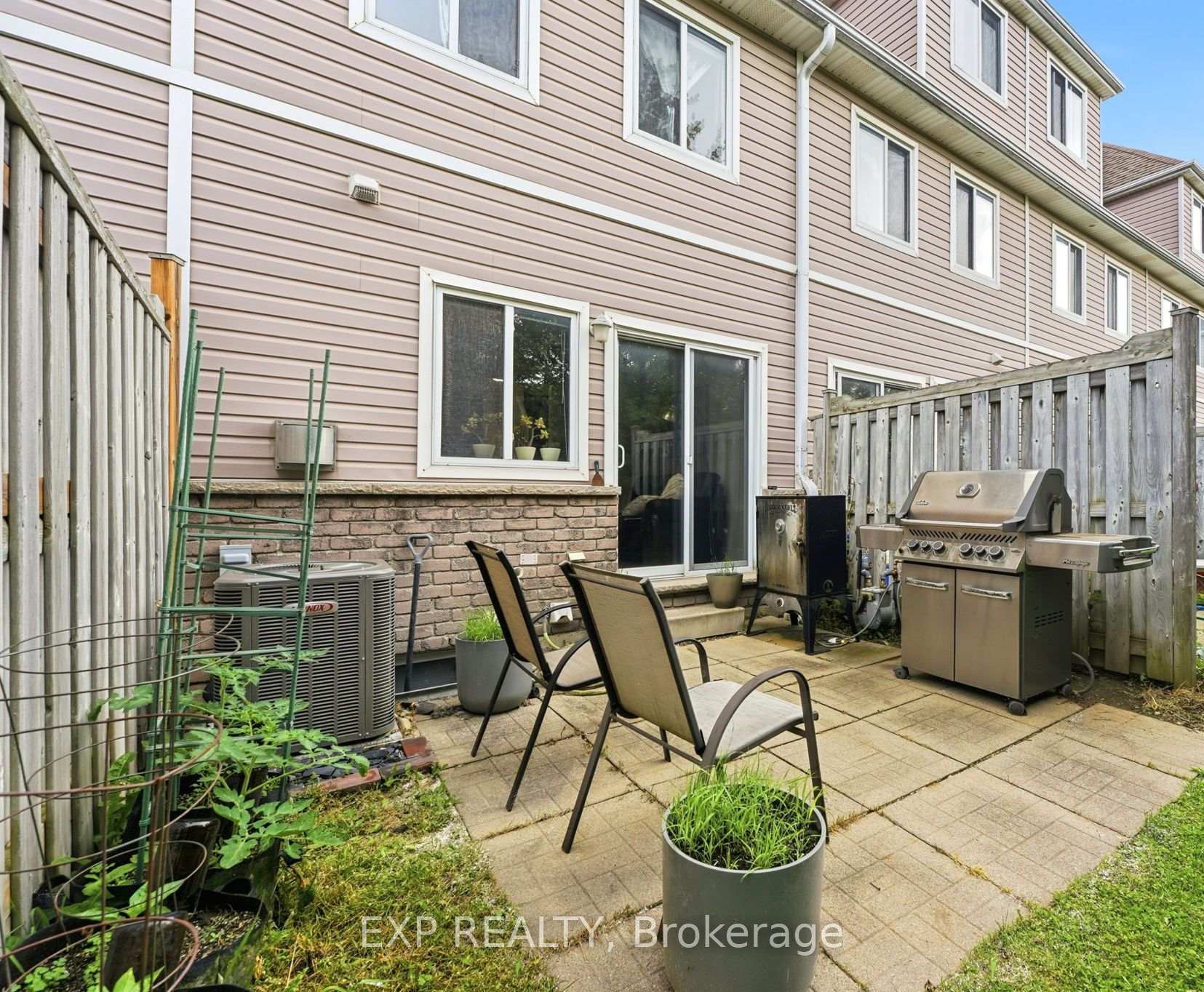 Photo 30 of Unit 3, 601 Columbia Forest Boulevard, Waterloo, Clair Hills — HOMEH