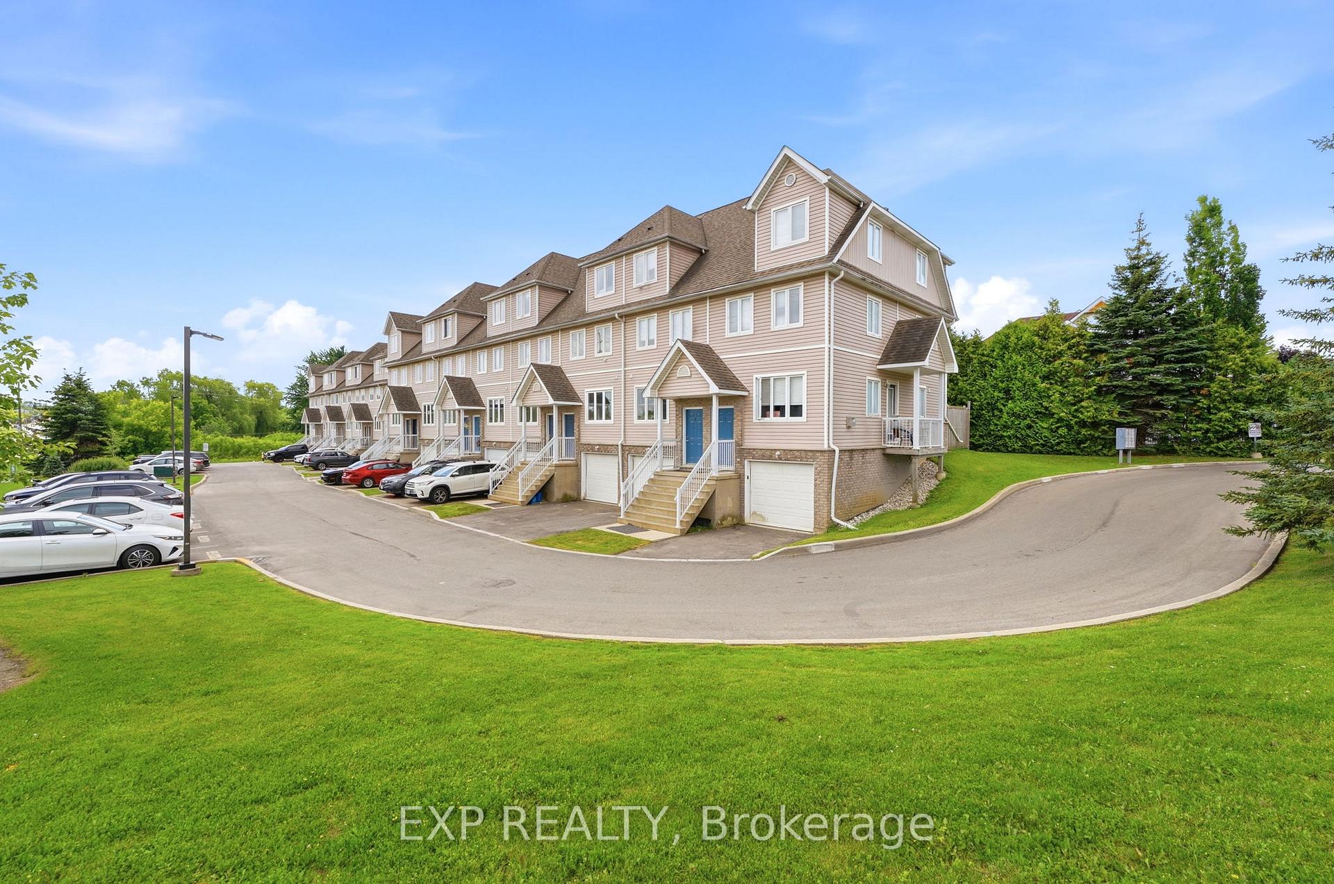 Photo 31 of Unit 3, 601 Columbia Forest Boulevard, Waterloo, Clair Hills — HOMEH