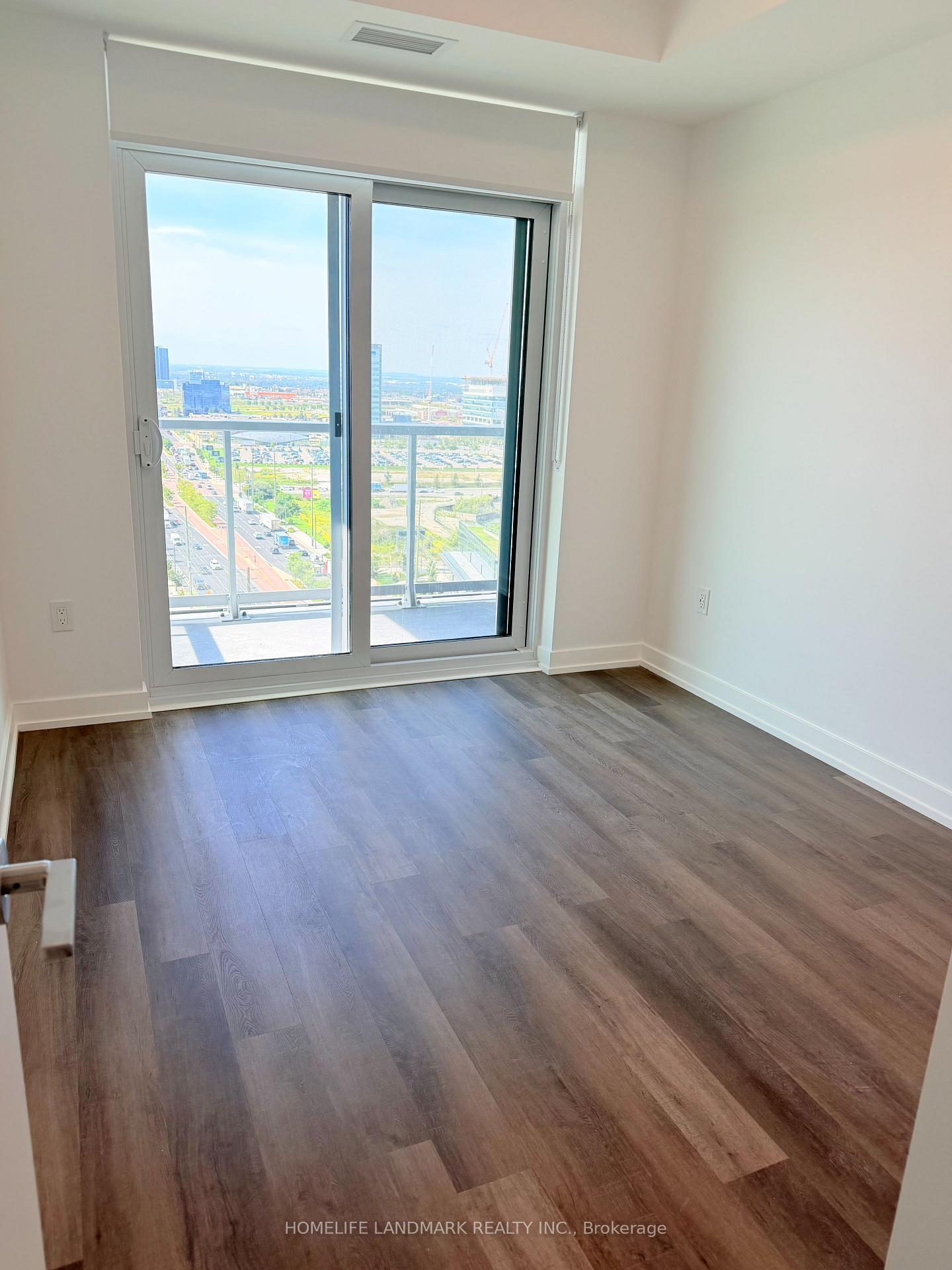 Photo 10 of Unit 1410, 5 Meadowdale Road, Vaughan, West Woodbridge — HOMEH