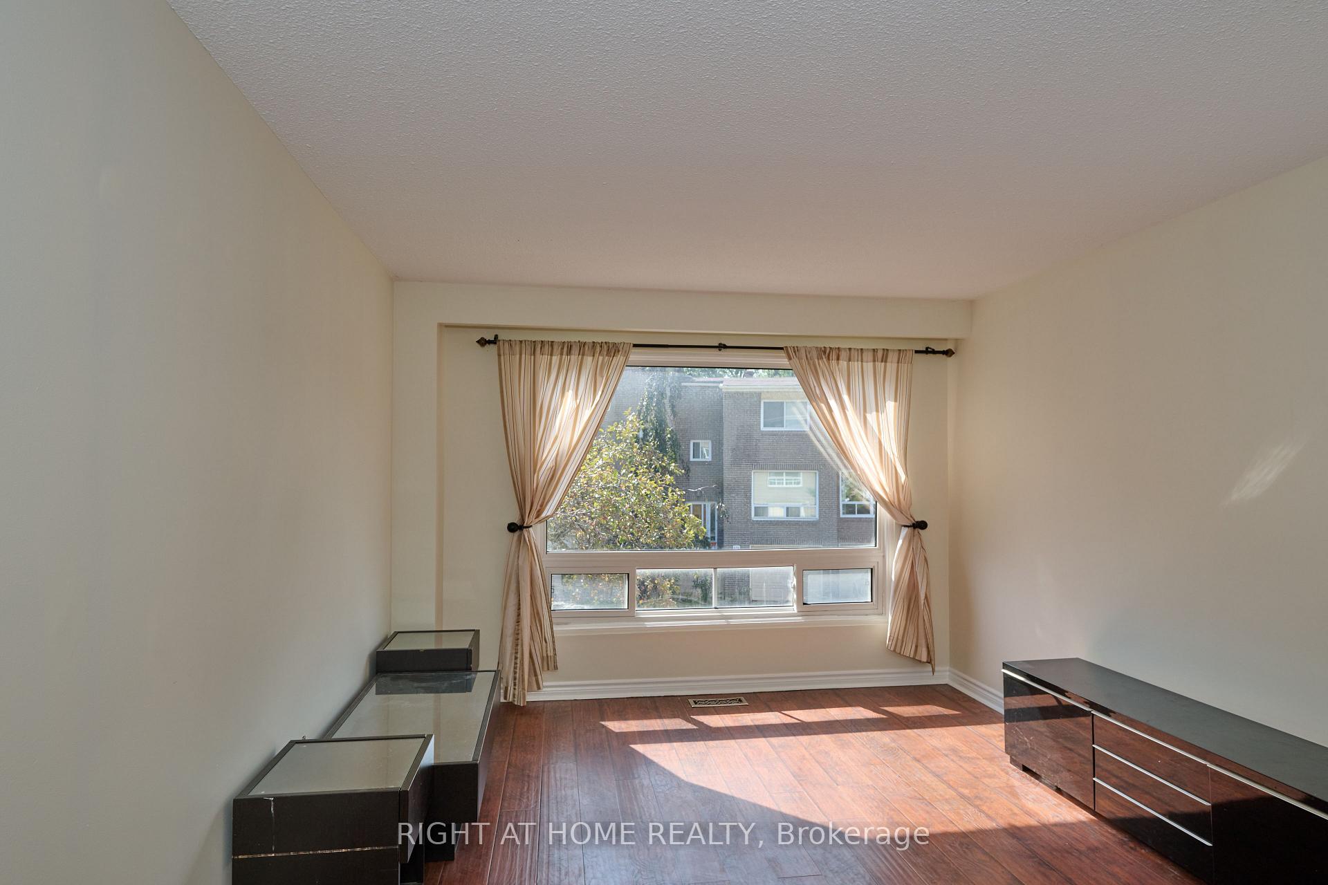 Photo 2 of Unit 169RC, 169 Rusty Crest Way, North York, Don Valley Village — HOMEH