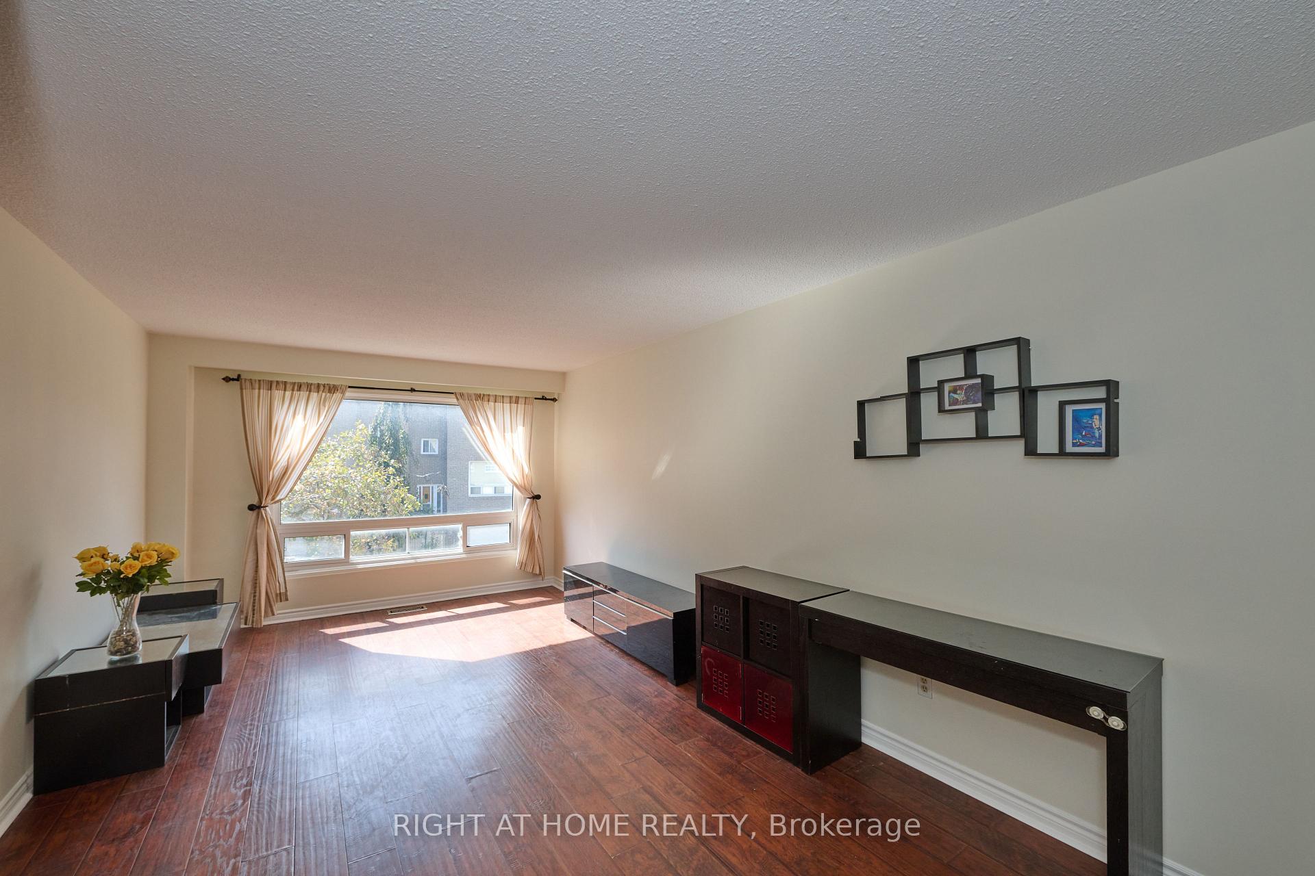Photo 4 of Unit 169RC, 169 Rusty Crest Way, North York, Don Valley Village — HOMEH