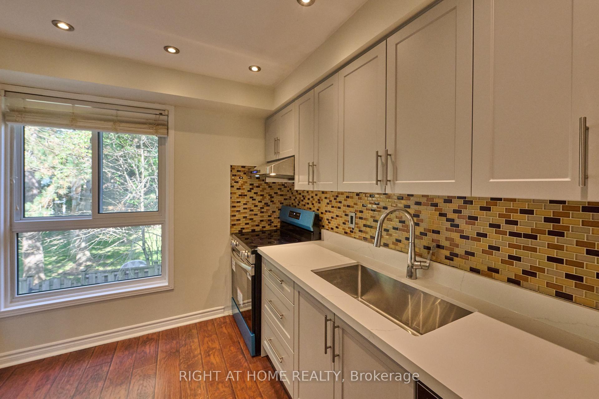 Photo 8 of Unit 169RC, 169 Rusty Crest Way, North York, Don Valley Village — HOMEH