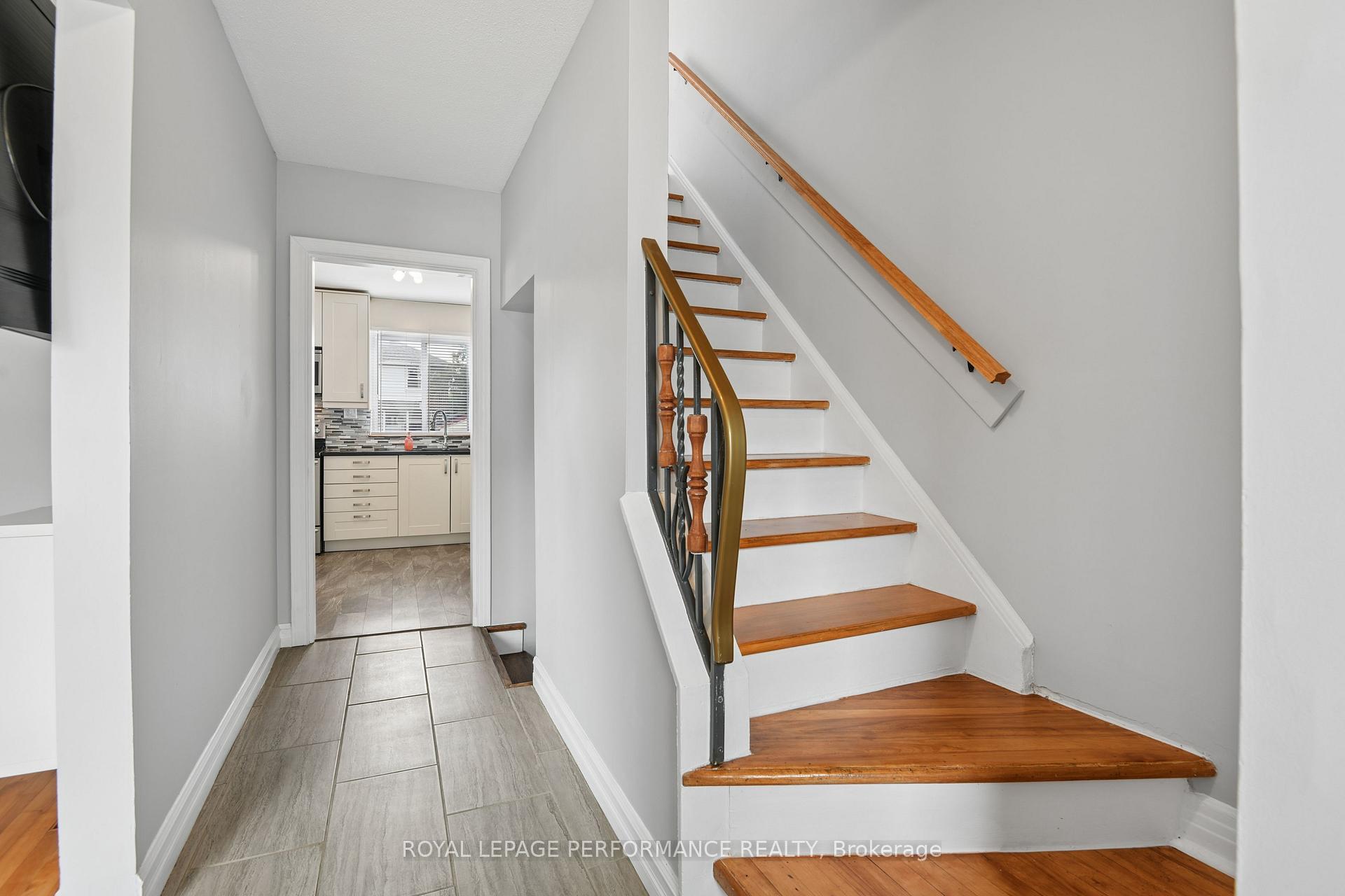 Photo 5 of 2423 Clementine Boulevard, Ottawa, Heron Park — HOMEH