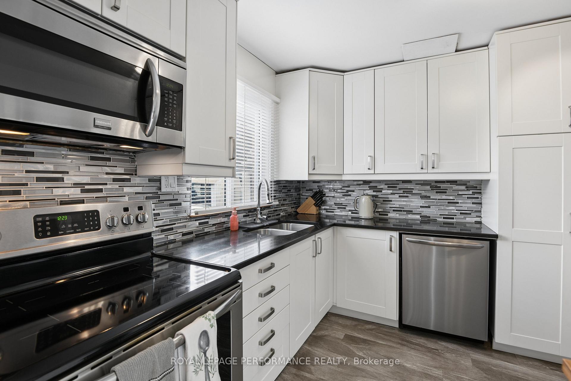 Photo 7 of 2423 Clementine Boulevard, Ottawa, Heron Park — HOMEH