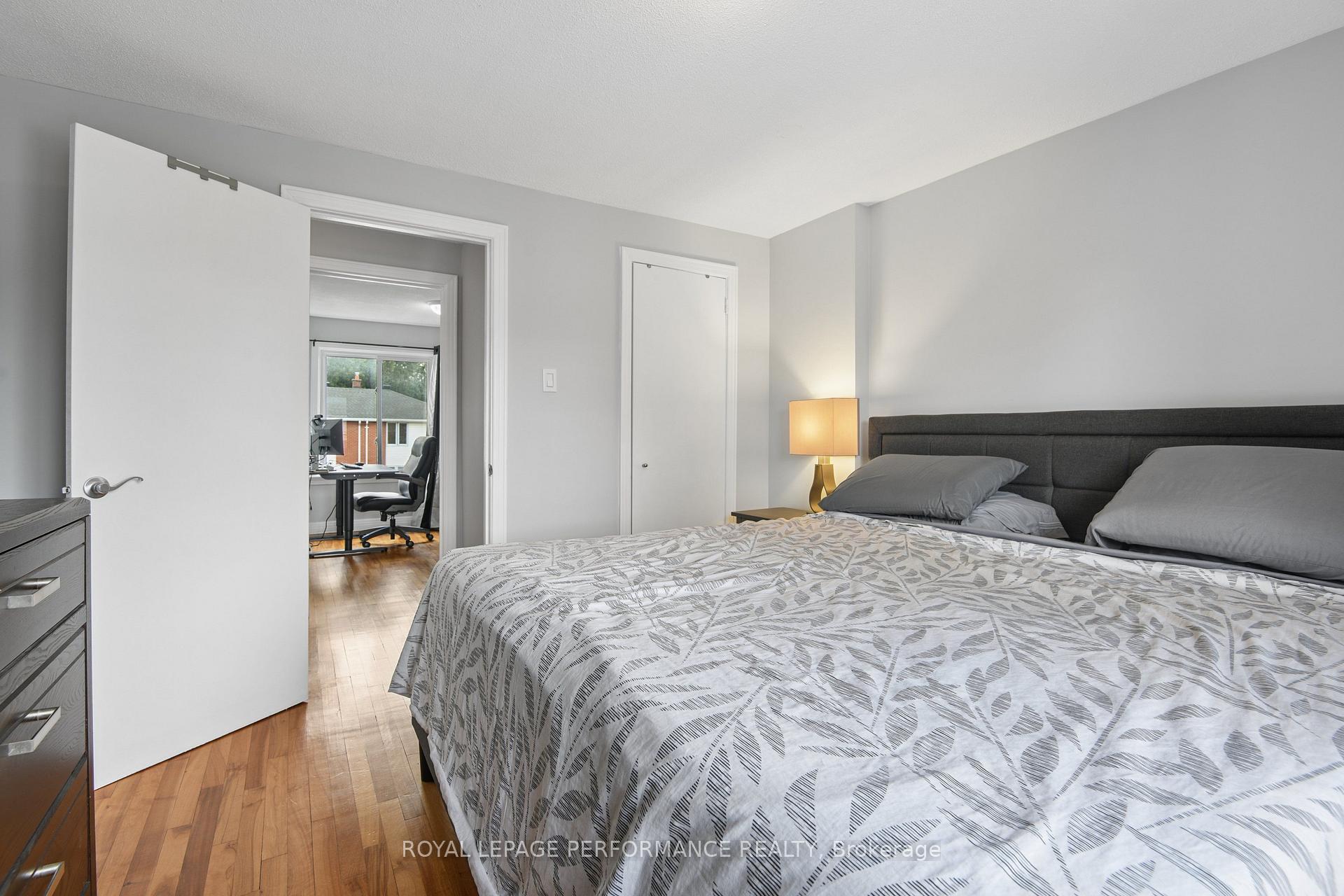 Photo 17 of 2423 Clementine Boulevard, Ottawa, Heron Park — HOMEH