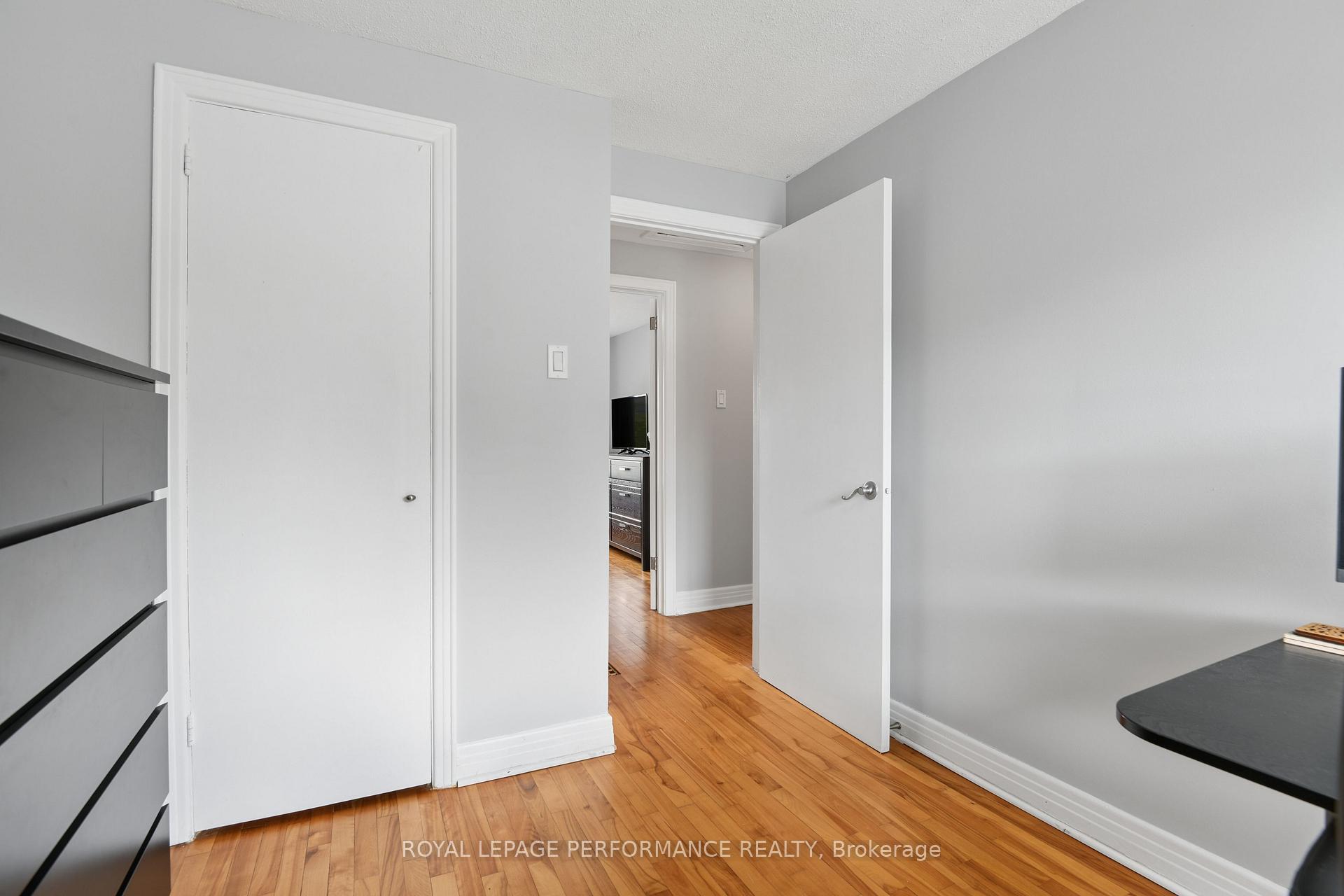 Photo 19 of 2423 Clementine Boulevard, Ottawa, Heron Park — HOMEH