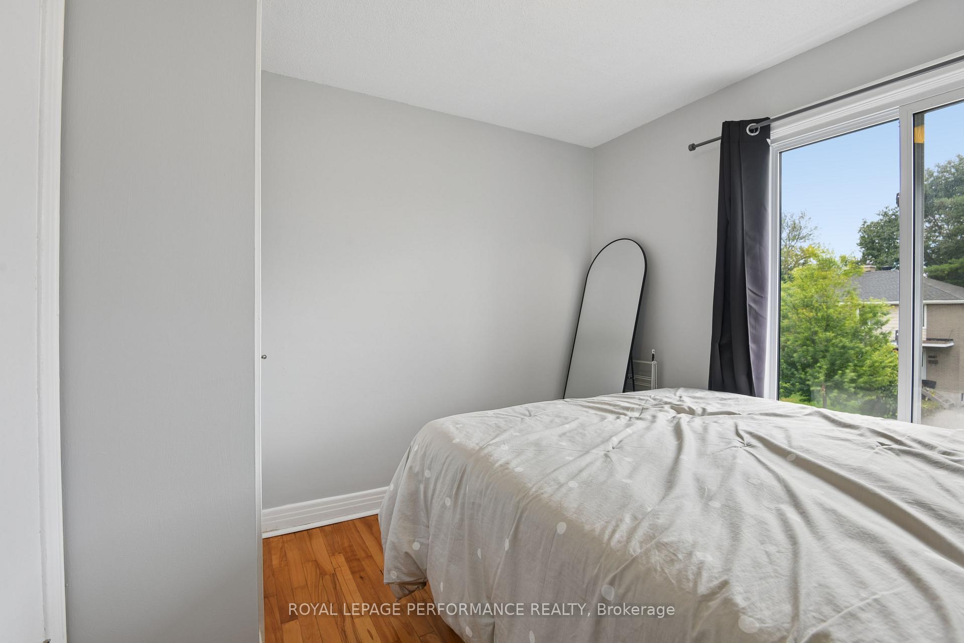 Photo 20 of 2423 Clementine Boulevard, Ottawa, Heron Park — HOMEH