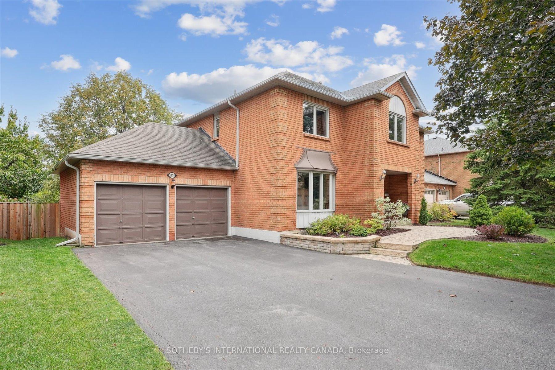 Photo 2 of 1352 Winterberry Drive, Burlington, Tyandaga — HOMEH