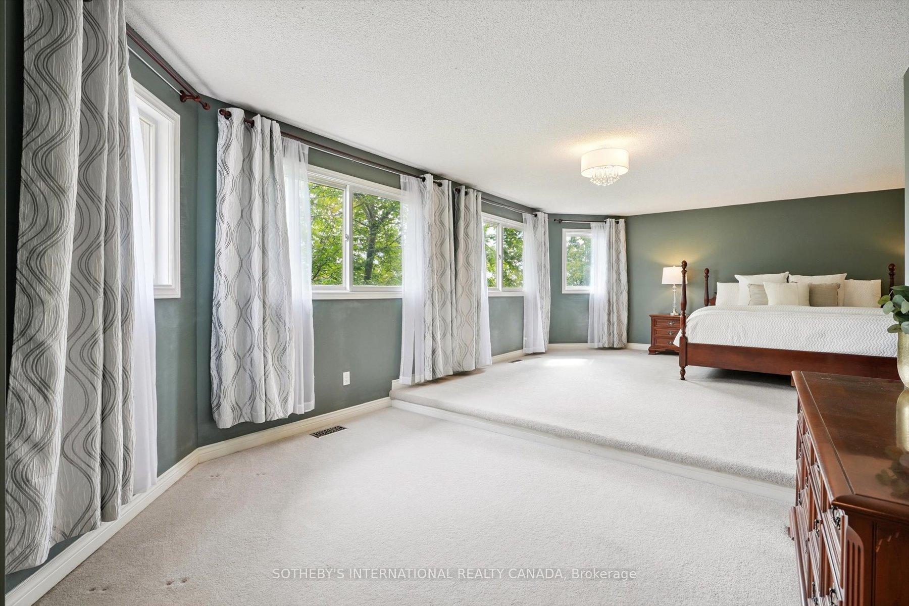 Photo 15 of 1352 Winterberry Drive, Burlington, Tyandaga — HOMEH