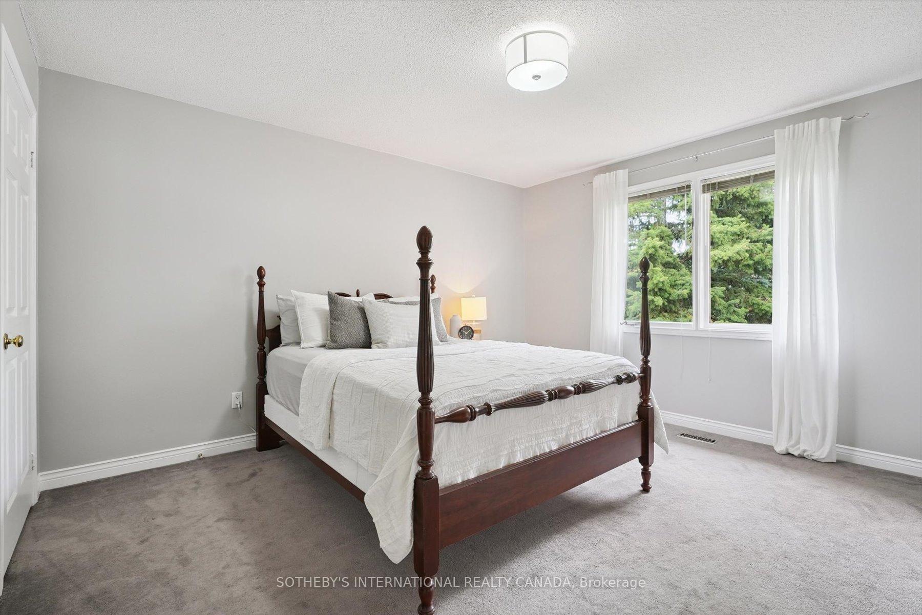 Photo 20 of 1352 Winterberry Drive, Burlington, Tyandaga — HOMEH