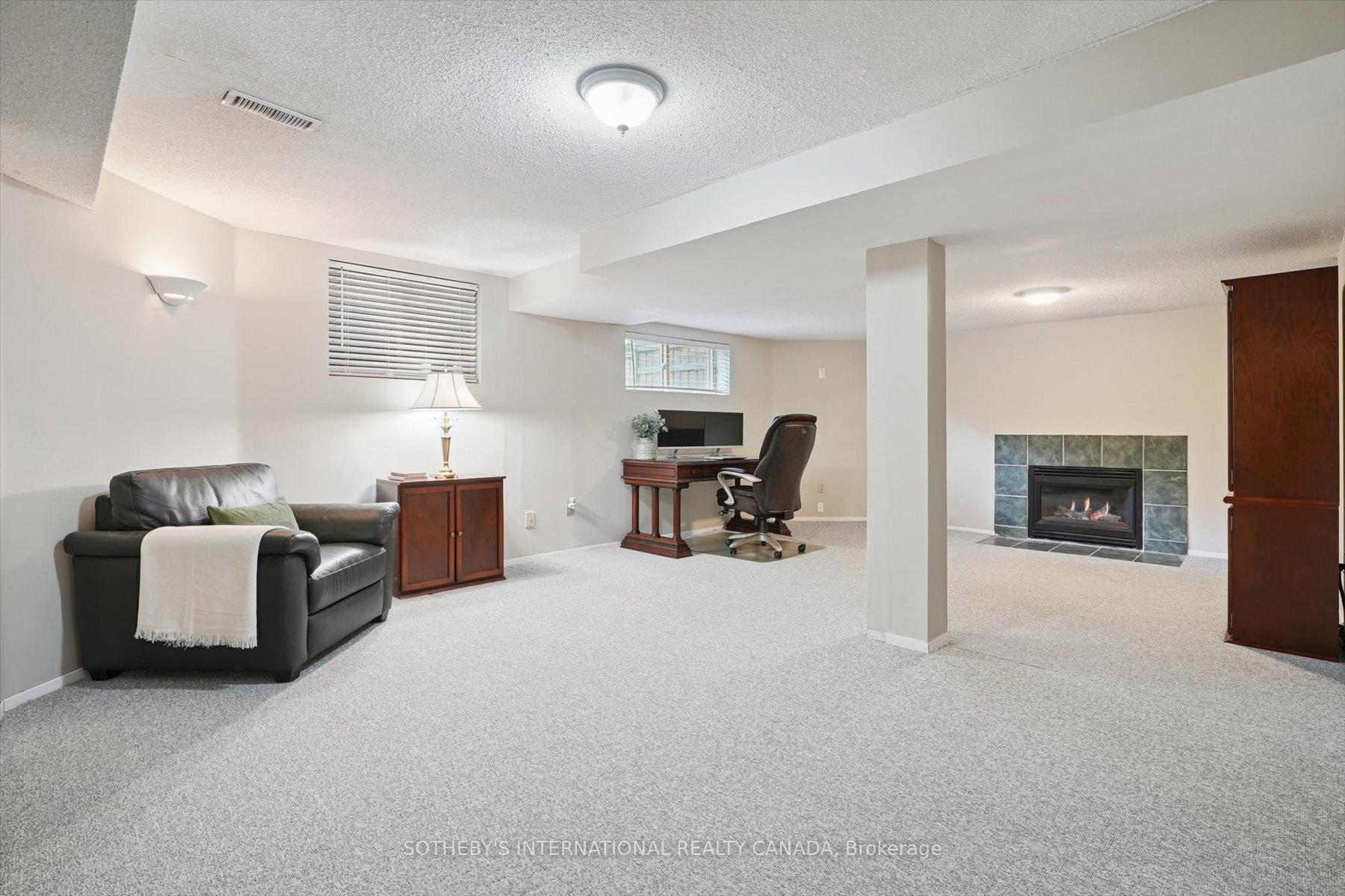 Photo 27 of 1352 Winterberry Drive, Burlington, Tyandaga — HOMEH