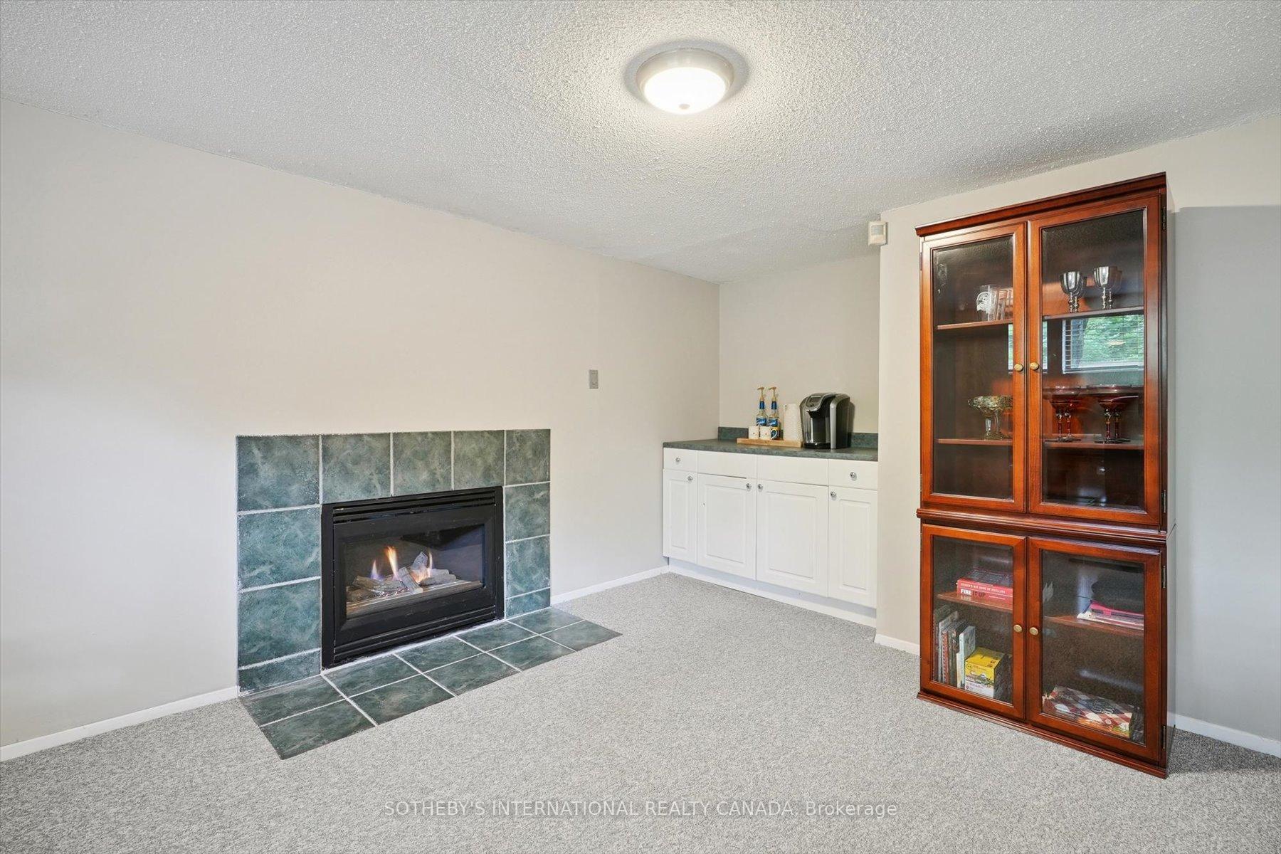 Photo 28 of 1352 Winterberry Drive, Burlington, Tyandaga — HOMEH