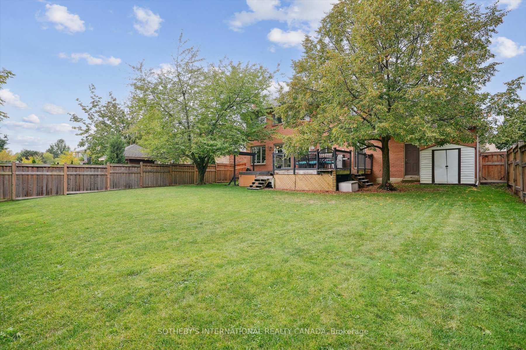 Photo 33 of 1352 Winterberry Drive, Burlington, Tyandaga — HOMEH