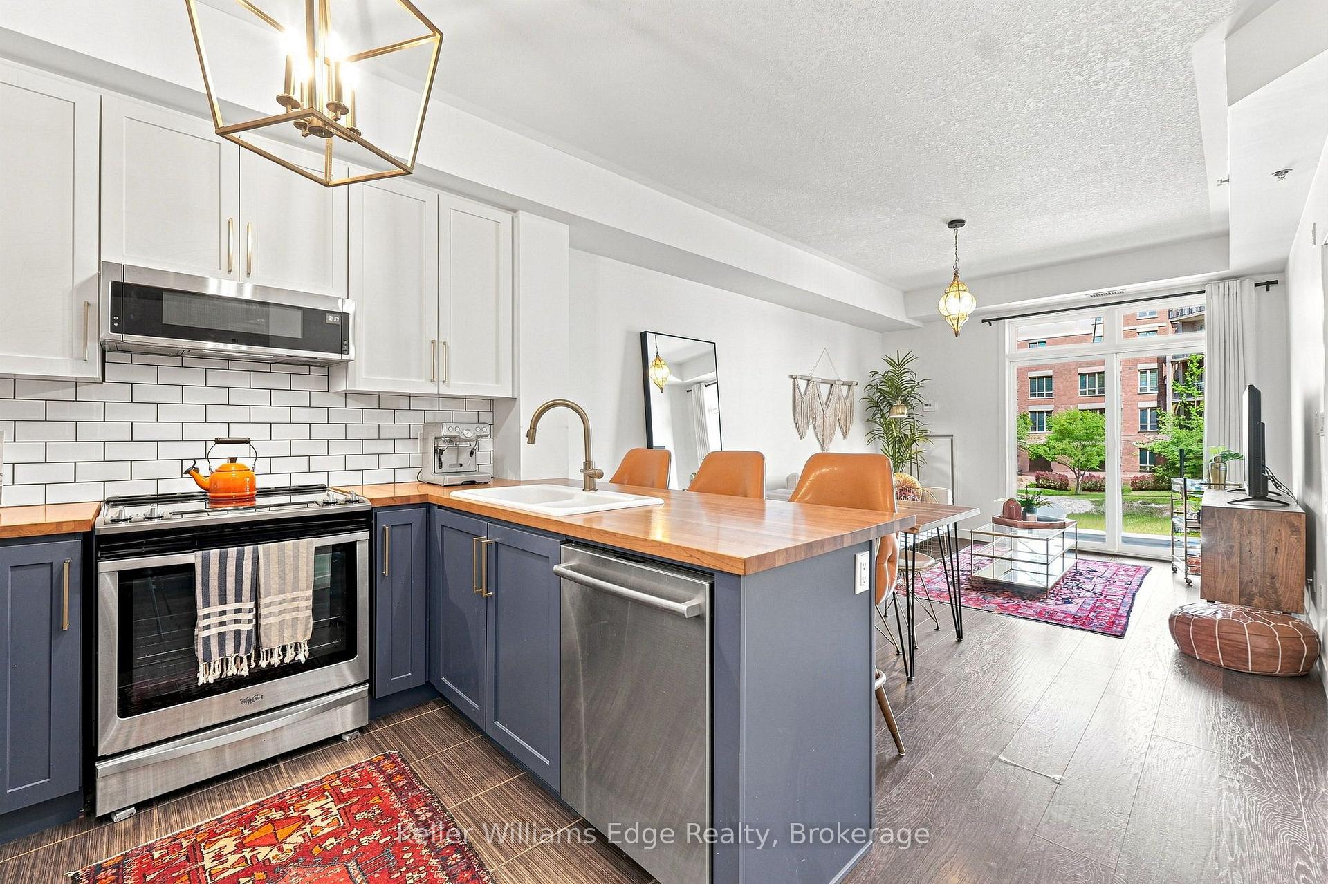Photo 2 of Unit 220, 5317 Upper Middle Road, Burlington, Orchard — HOMEH