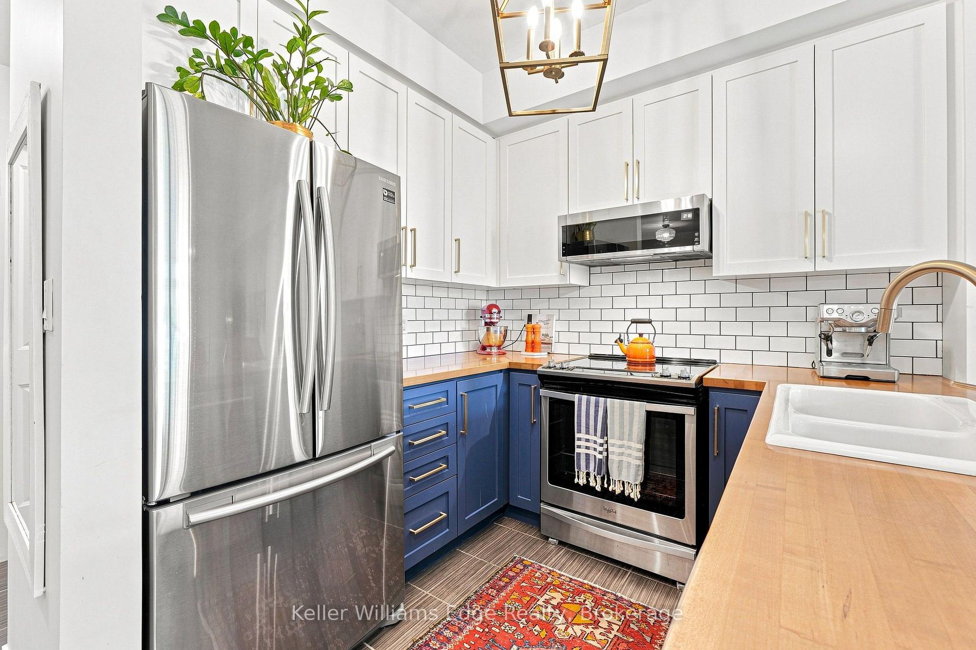 Photo 3 of Unit 220, 5317 Upper Middle Road, Burlington, Orchard — HOMEH