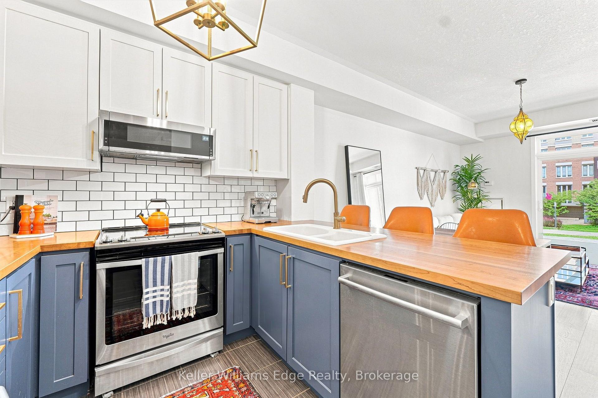 Photo 5 of Unit 220, 5317 Upper Middle Road, Burlington, Orchard — HOMEH