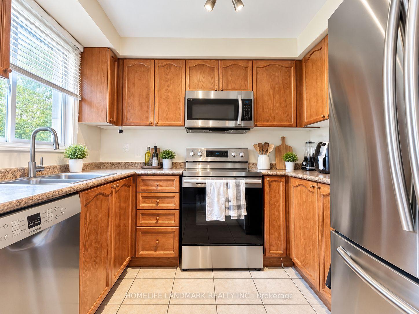 Photo 7 of 1487 Gulledge Trail, Oakville, West Oak Trails — HOMEH