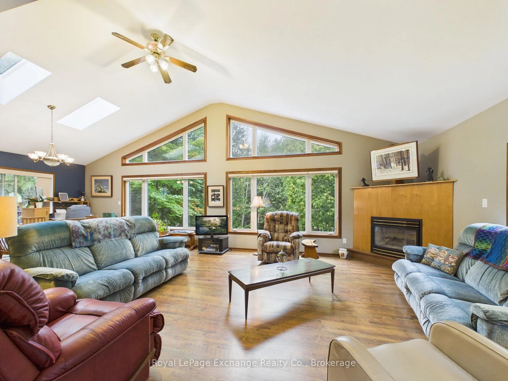 Photo 13 of 39 McConnell Drive, Kincardine — HOMEH