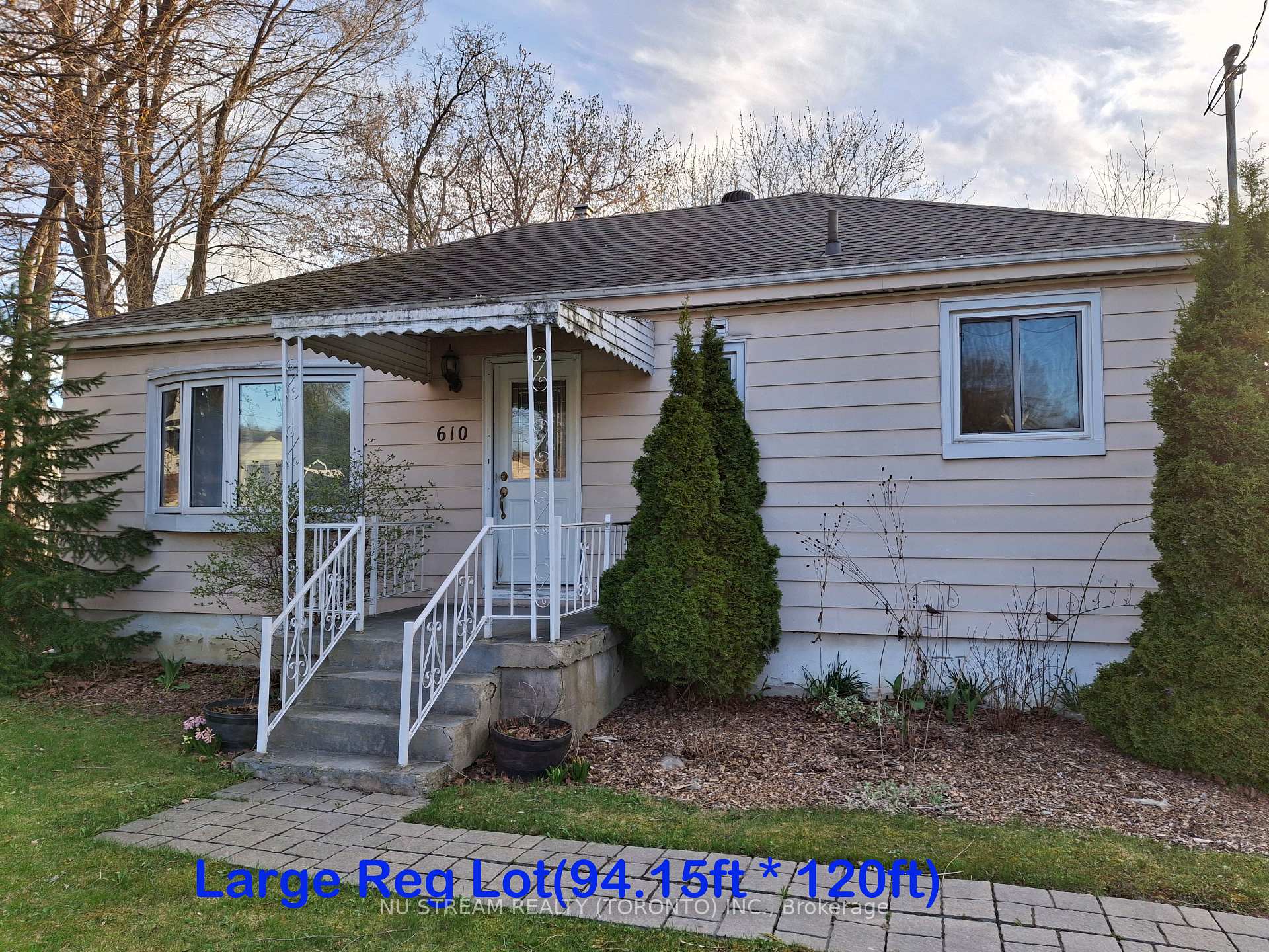 Front of 610 Stewart Street