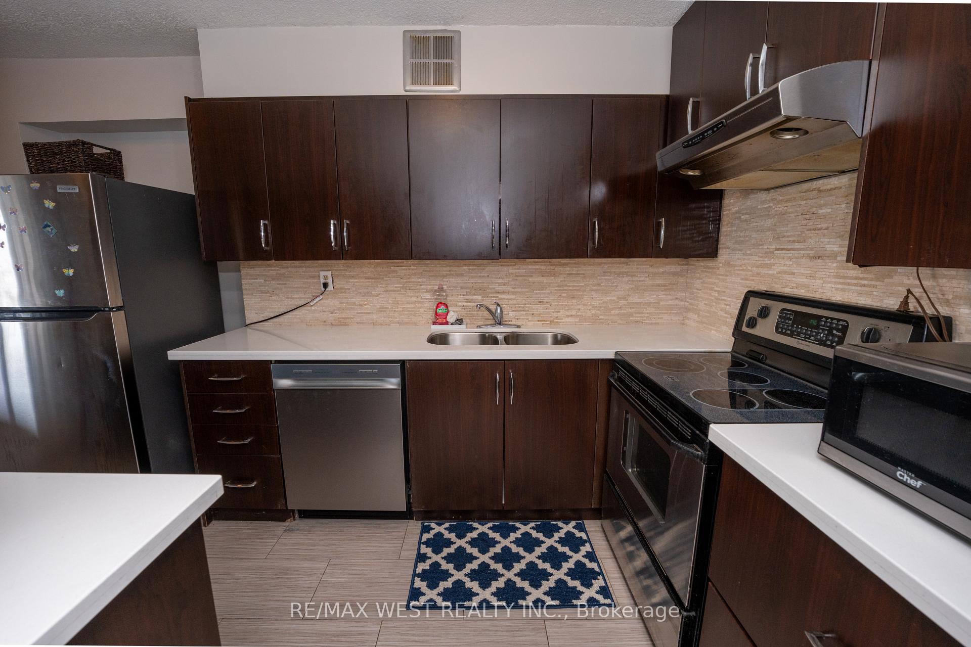 Photo 8 of Unit 709, 260 Scarlett Road, Toronto, Rockcliffe-Smythe — HOMEH