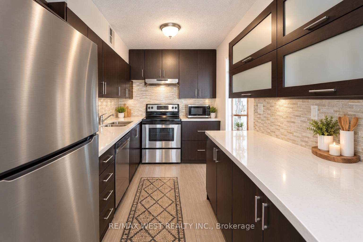 Photo 9 of Unit 709, 260 Scarlett Road, Toronto, Rockcliffe-Smythe — HOMEH