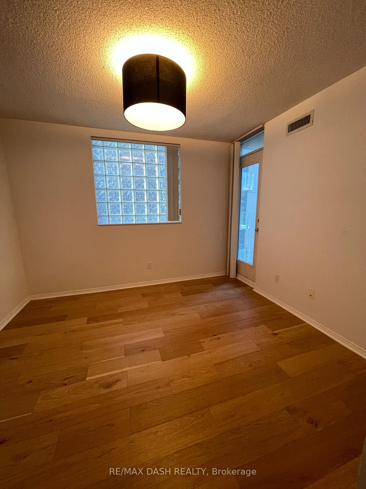 Photo 7 of Unit 1210, 750 Bay Street, Toronto, Bay Street Corridor — HOMEH